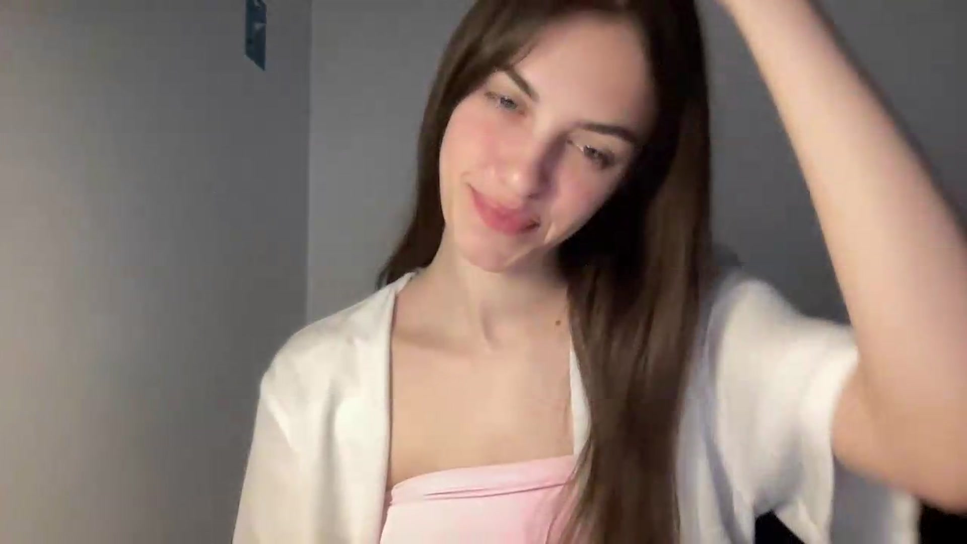 Gallery image thumbnail from Dashamoxy's myfreecams stream on, 05/20/2026, 18:48 image 8 of 20
