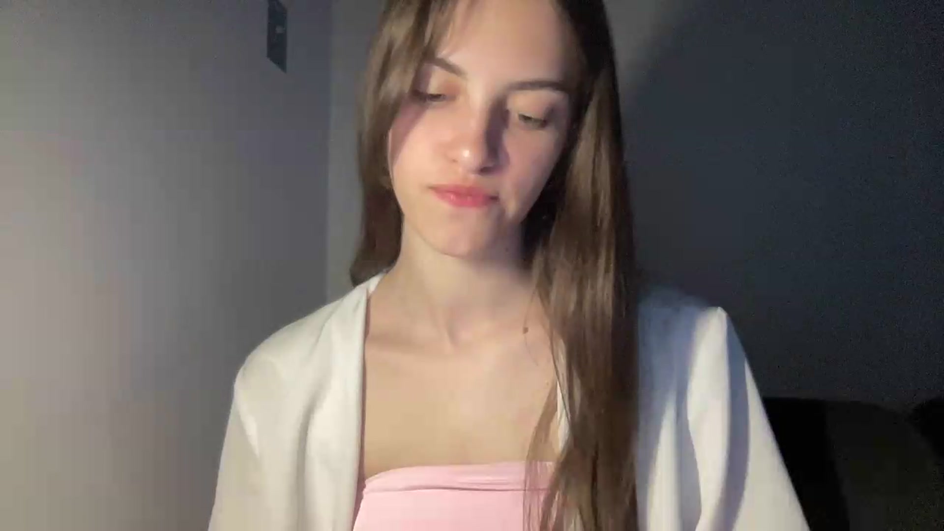 Gallery image thumbnail from Dashamoxy's myfreecams stream on, 05/20/2026, 18:48 image 15 of 20