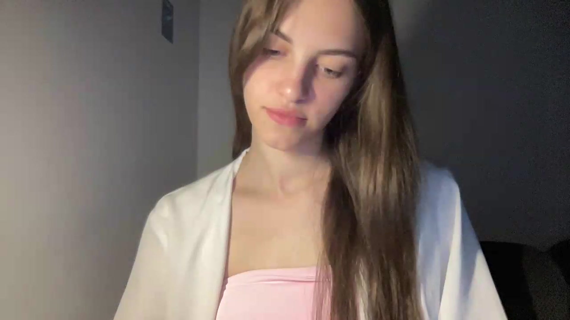 Gallery image thumbnail from Dashamoxy's myfreecams stream on, 05/20/2026, 18:48 image 17 of 20