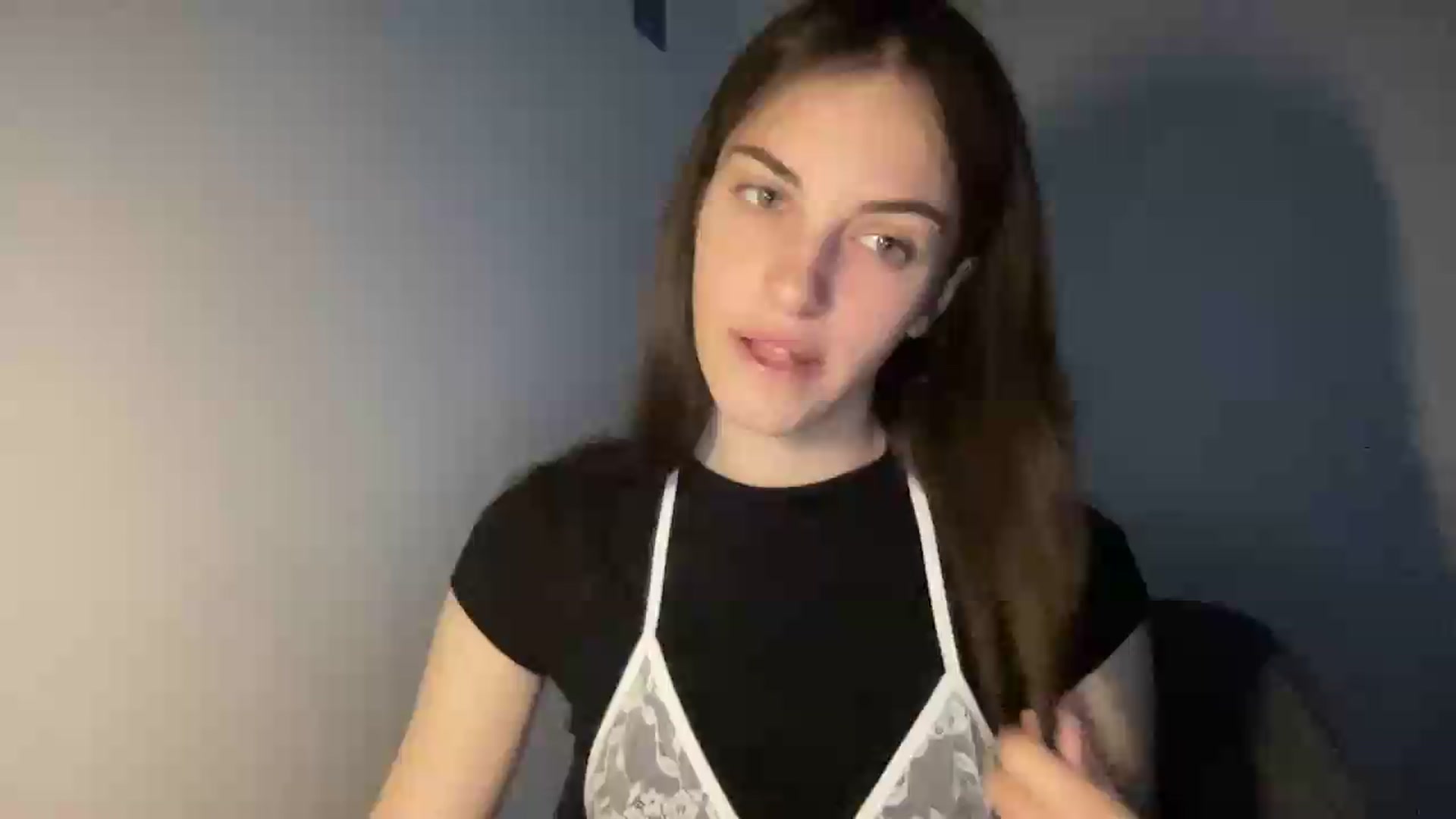 Gallery image thumbnail from Dashamoxy's myfreecams stream on, 05/25/2026, 16:21 image 1 of 20
