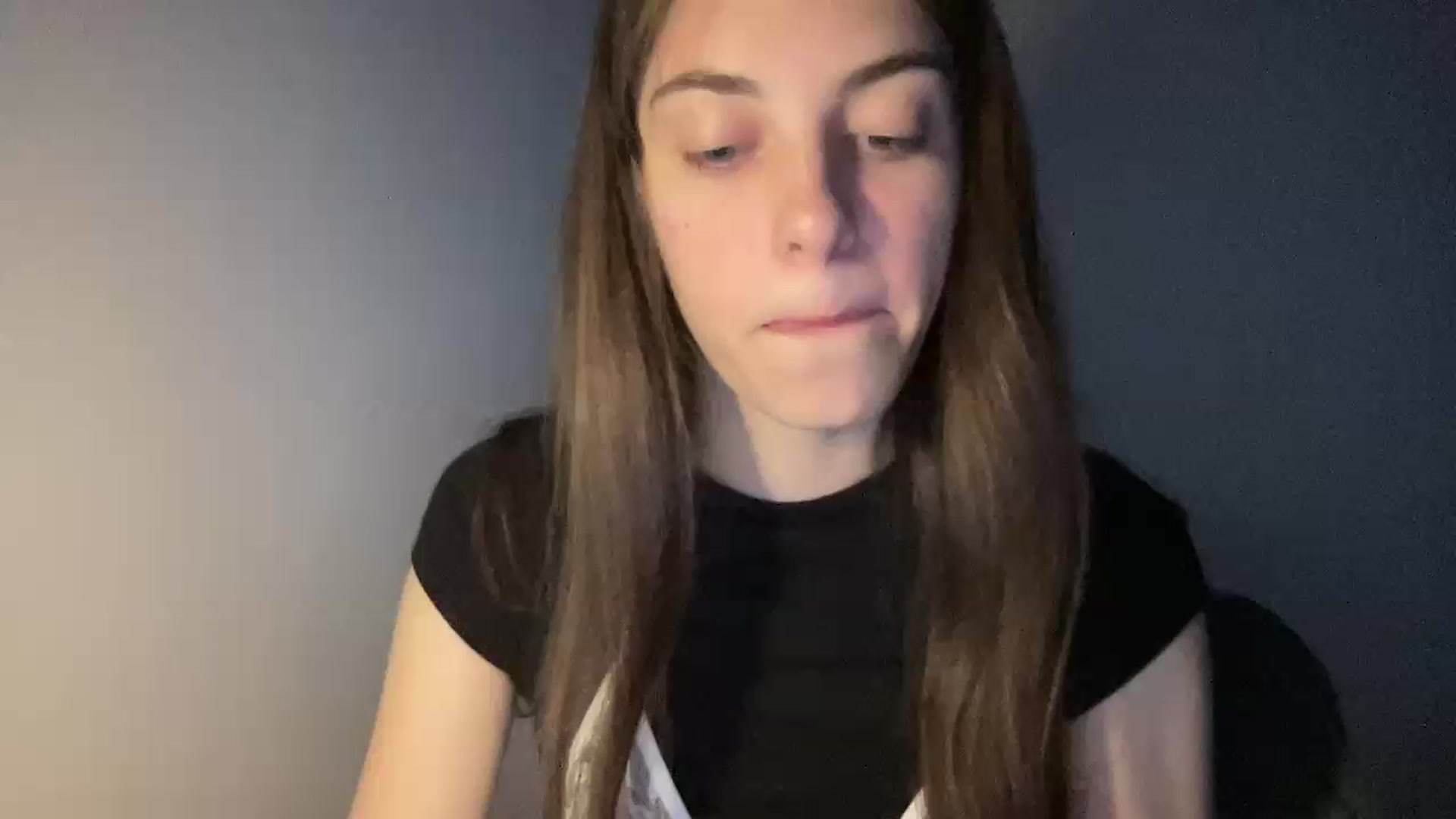 Gallery image thumbnail from Dashamoxy's myfreecams stream on, 05/25/2026, 16:21 image 2 of 20