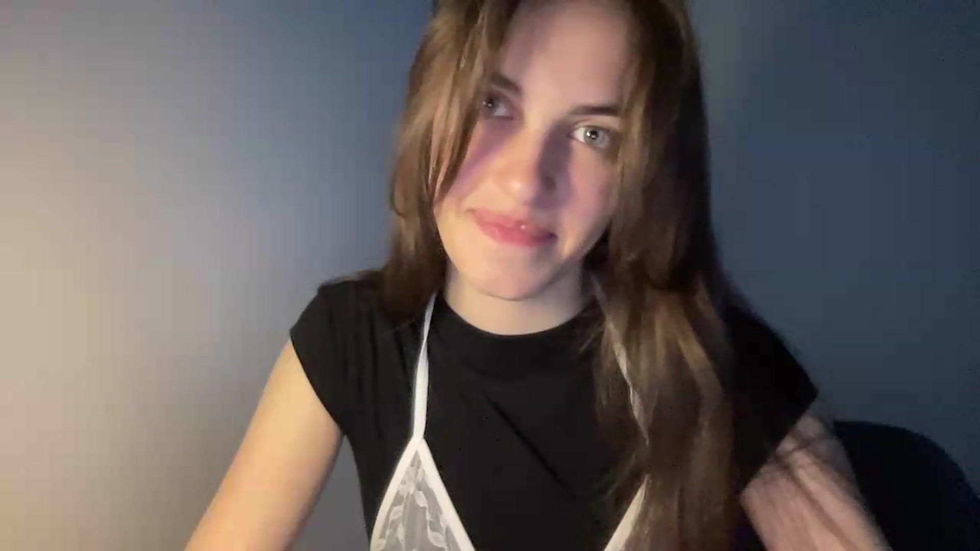 Gallery image thumbnail from Dashamoxy's myfreecams stream on, 05/25/2026, 16:51 image 11 of 20
