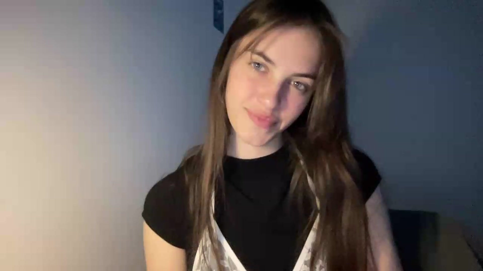 Gallery image thumbnail from Dashamoxy's myfreecams stream on, 05/25/2026, 16:51 image 13 of 20