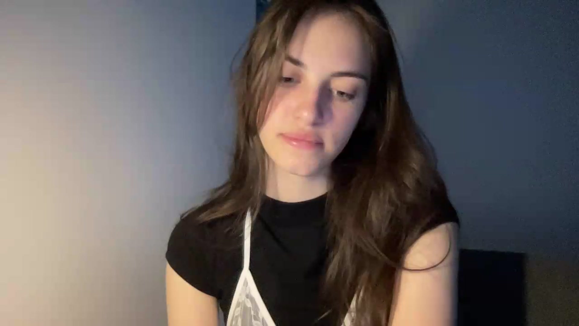 Gallery image thumbnail from Dashamoxy's myfreecams stream on, 05/25/2026, 16:51 image 19 of 20