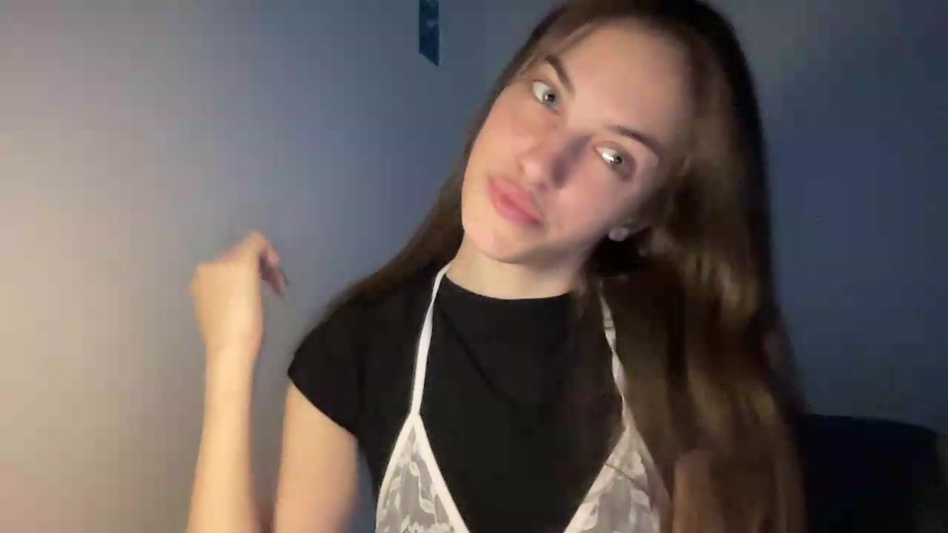 Gallery image thumbnail from Dashamoxy's myfreecams stream on, 05/25/2026, 16:51 image 17 of 20