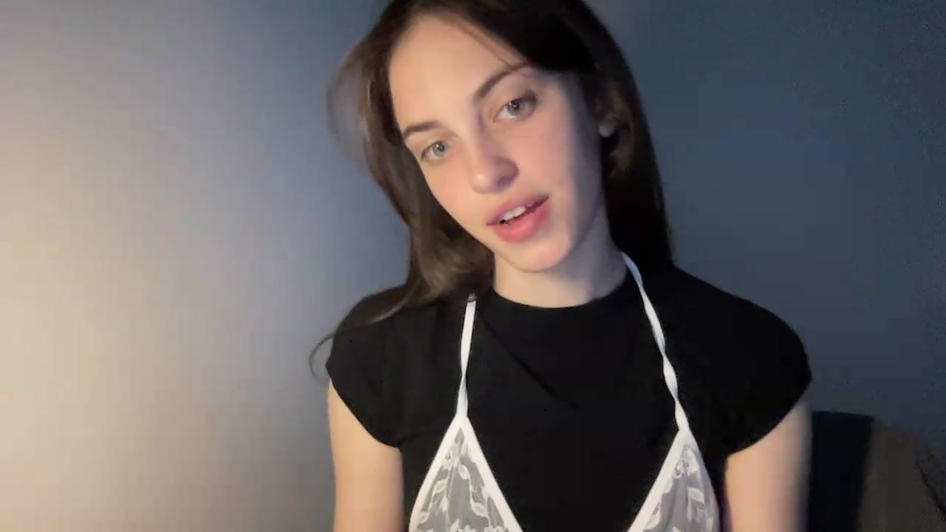 Gallery image thumbnail from Dashamoxy's myfreecams stream on, 05/25/2026, 16:51 image 4 of 20