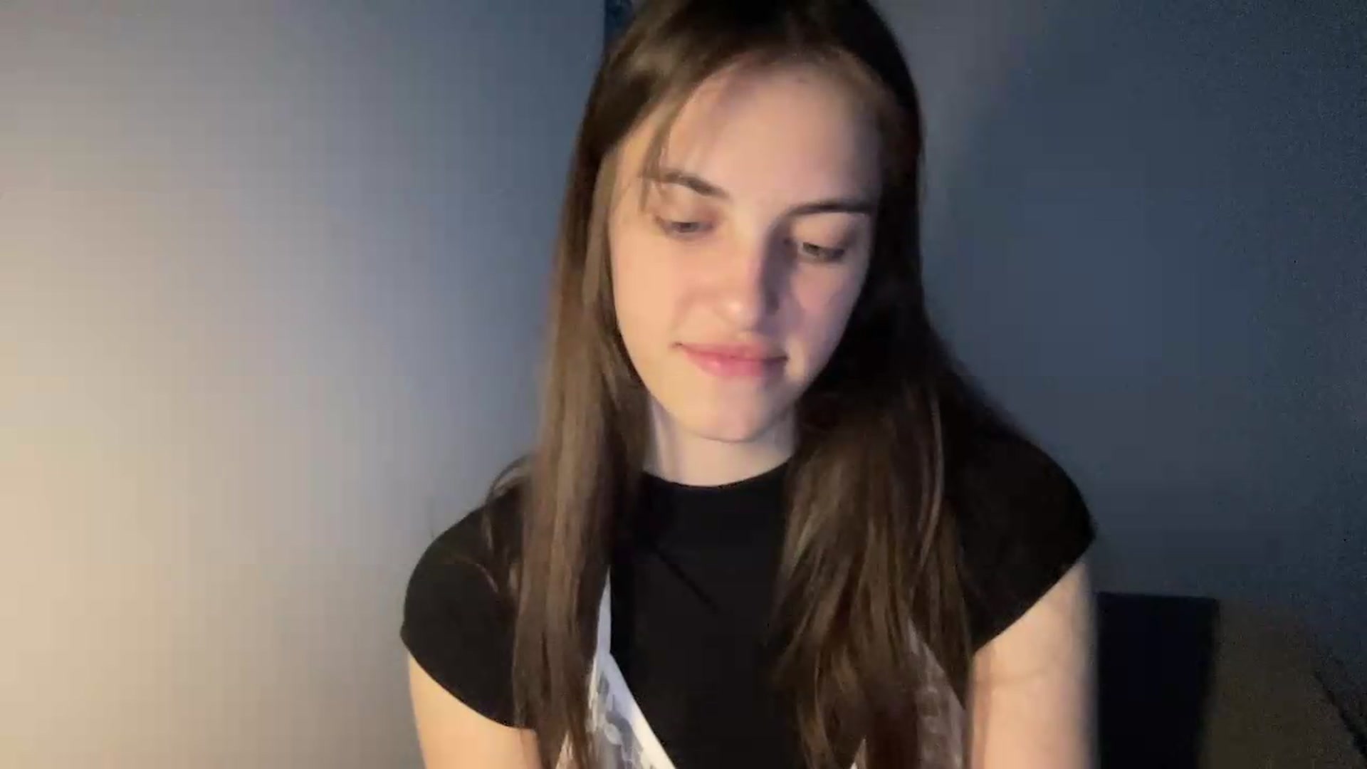 Gallery image thumbnail from Dashamoxy's myfreecams stream on, 05/25/2026, 16:51 image 16 of 20