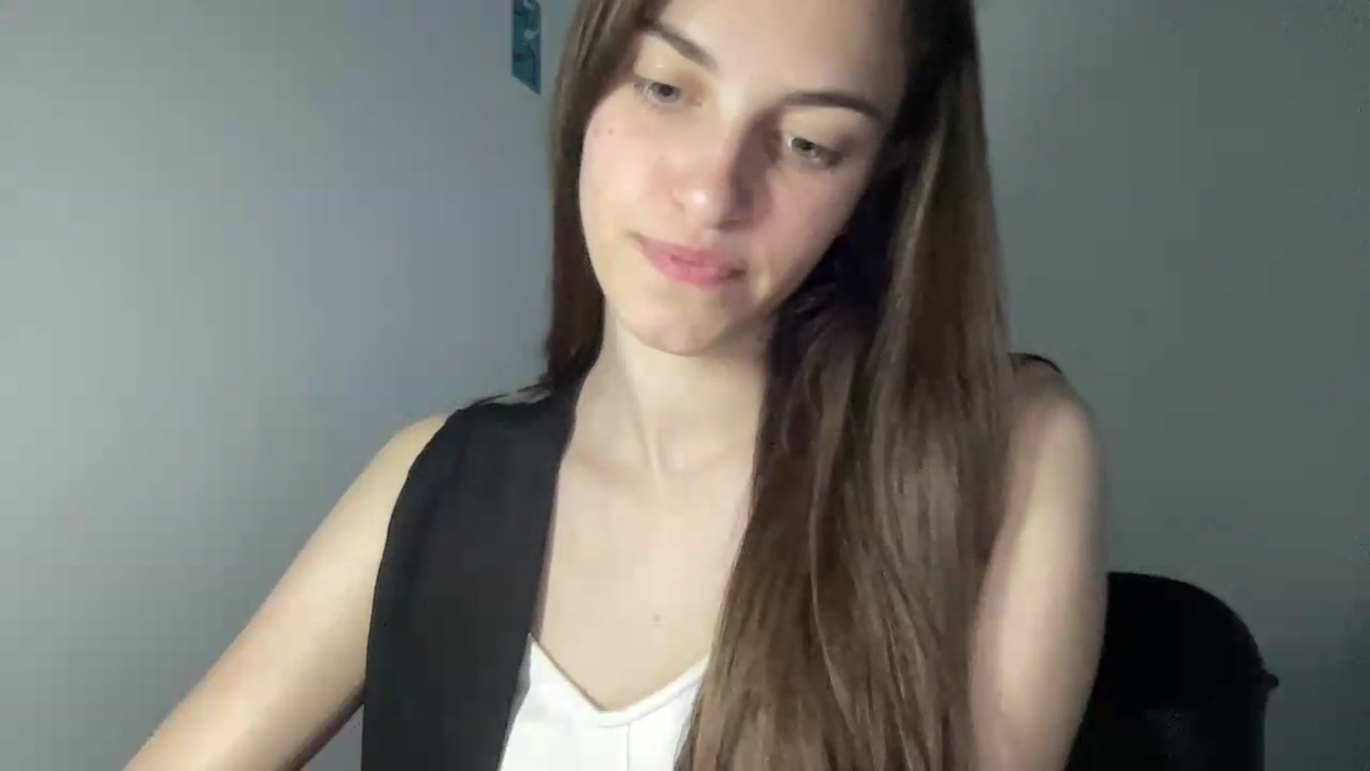Gallery image thumbnail from Dashamoxy's myfreecams stream on, 05/26/2026, 16:50 image 20 of 20