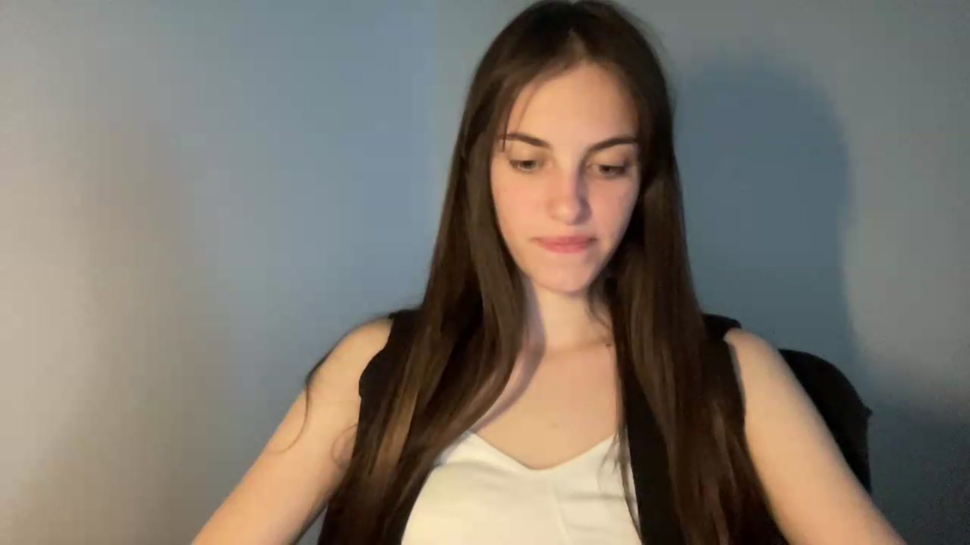 Gallery image thumbnail from Dashamoxy's myfreecams stream on, 05/26/2026, 16:50 image 10 of 20