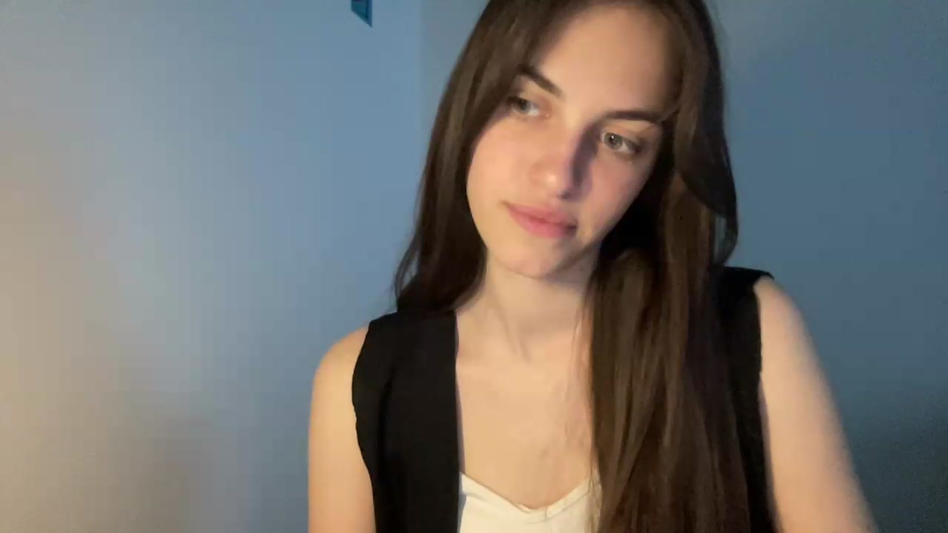 Gallery image thumbnail from Dashamoxy's myfreecams stream on, 05/26/2026, 16:50 image 15 of 20