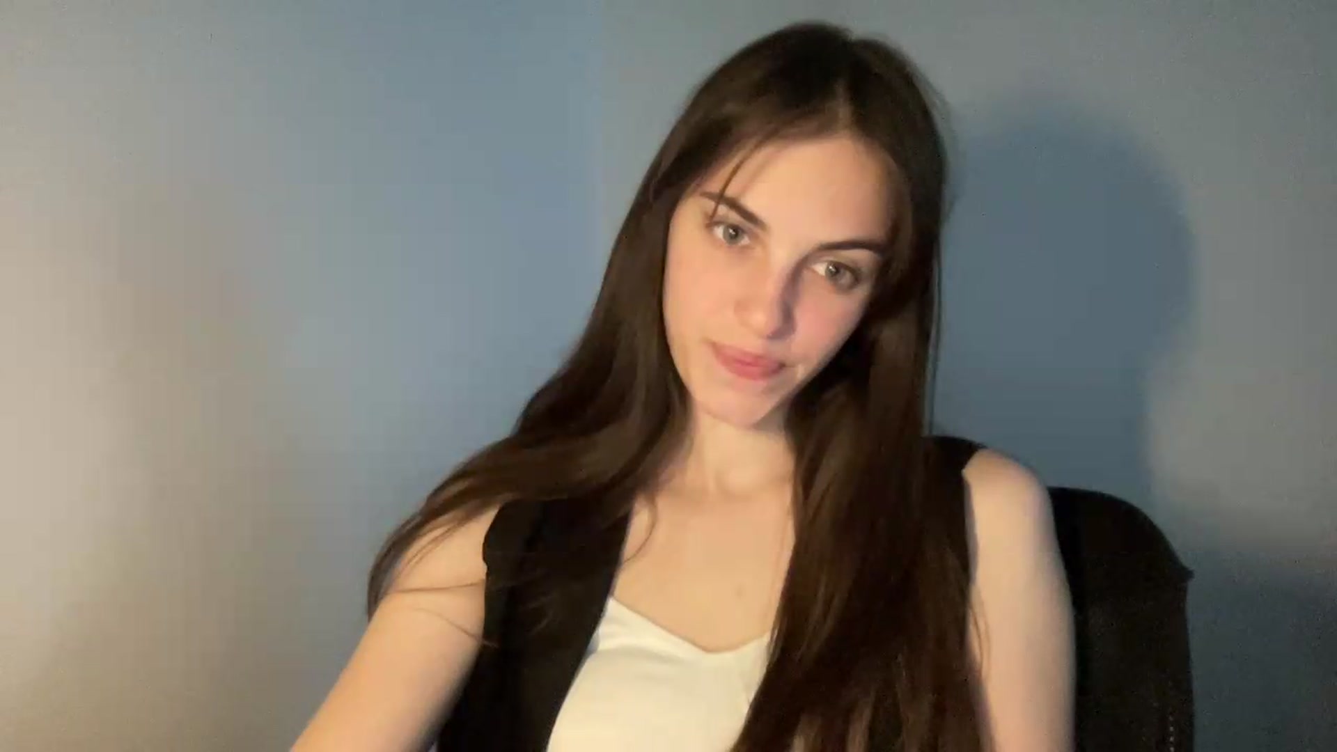 Gallery image thumbnail from Dashamoxy's myfreecams stream on, 05/26/2026, 16:50 image 9 of 20