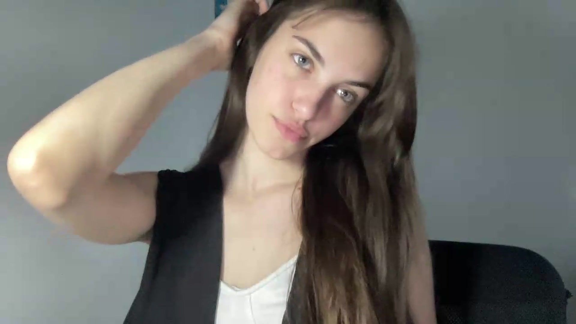 Gallery image thumbnail from Dashamoxy's myfreecams stream on, 05/26/2026, 16:50 image 18 of 20