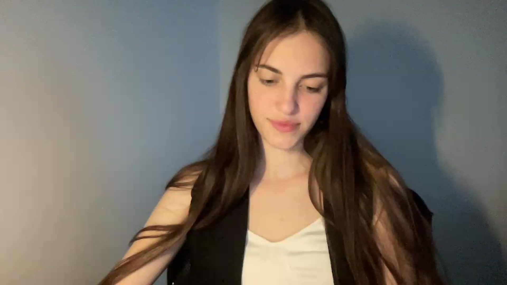 Gallery image thumbnail from Dashamoxy's myfreecams stream on, 05/26/2026, 16:50 image 4 of 20