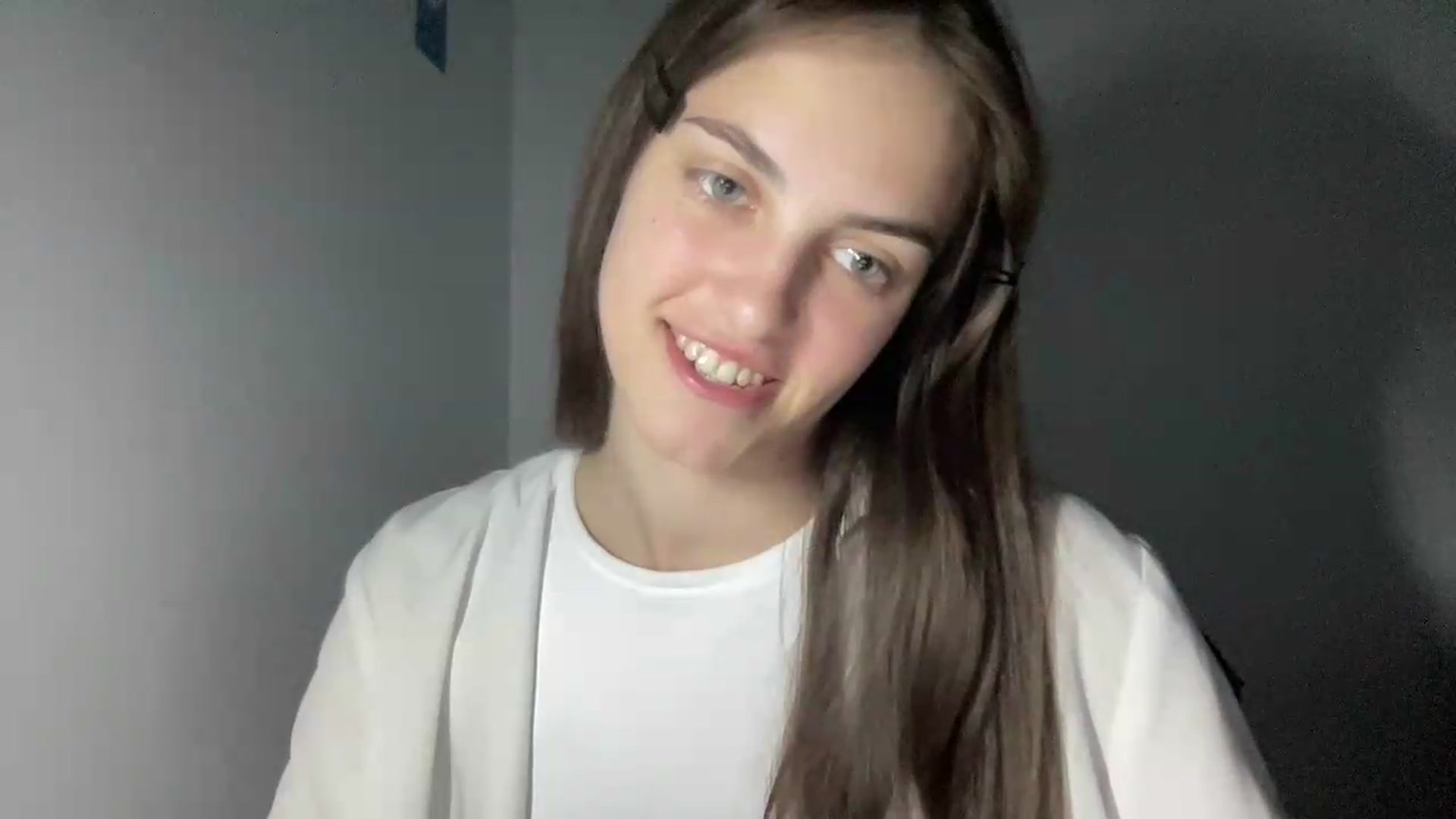 Gallery image thumbnail from Dashamoxy's myfreecams stream on, 05/30/2026, 17:12 image 17 of 20