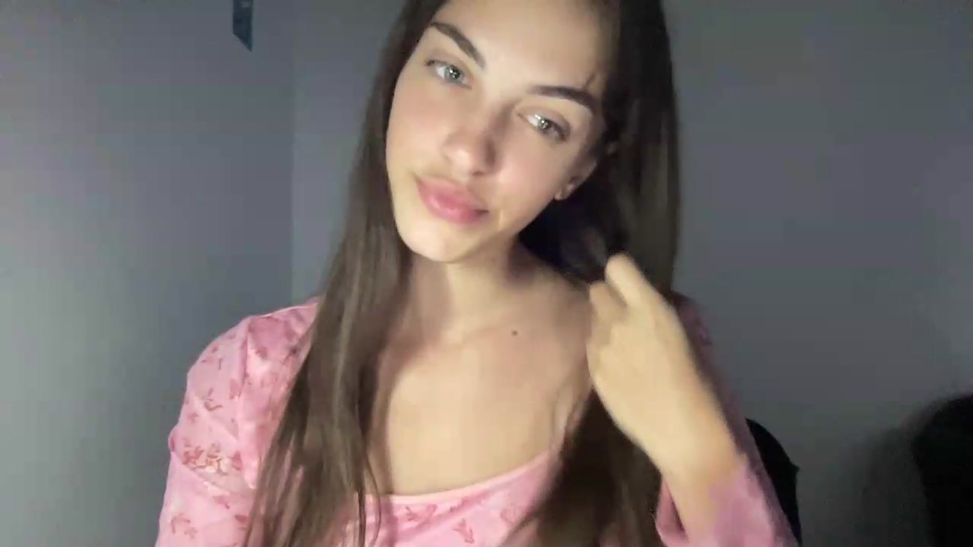Gallery image thumbnail from Dashamoxy's myfreecams stream on, 06/13/2026, 17:37 image 7 of 20