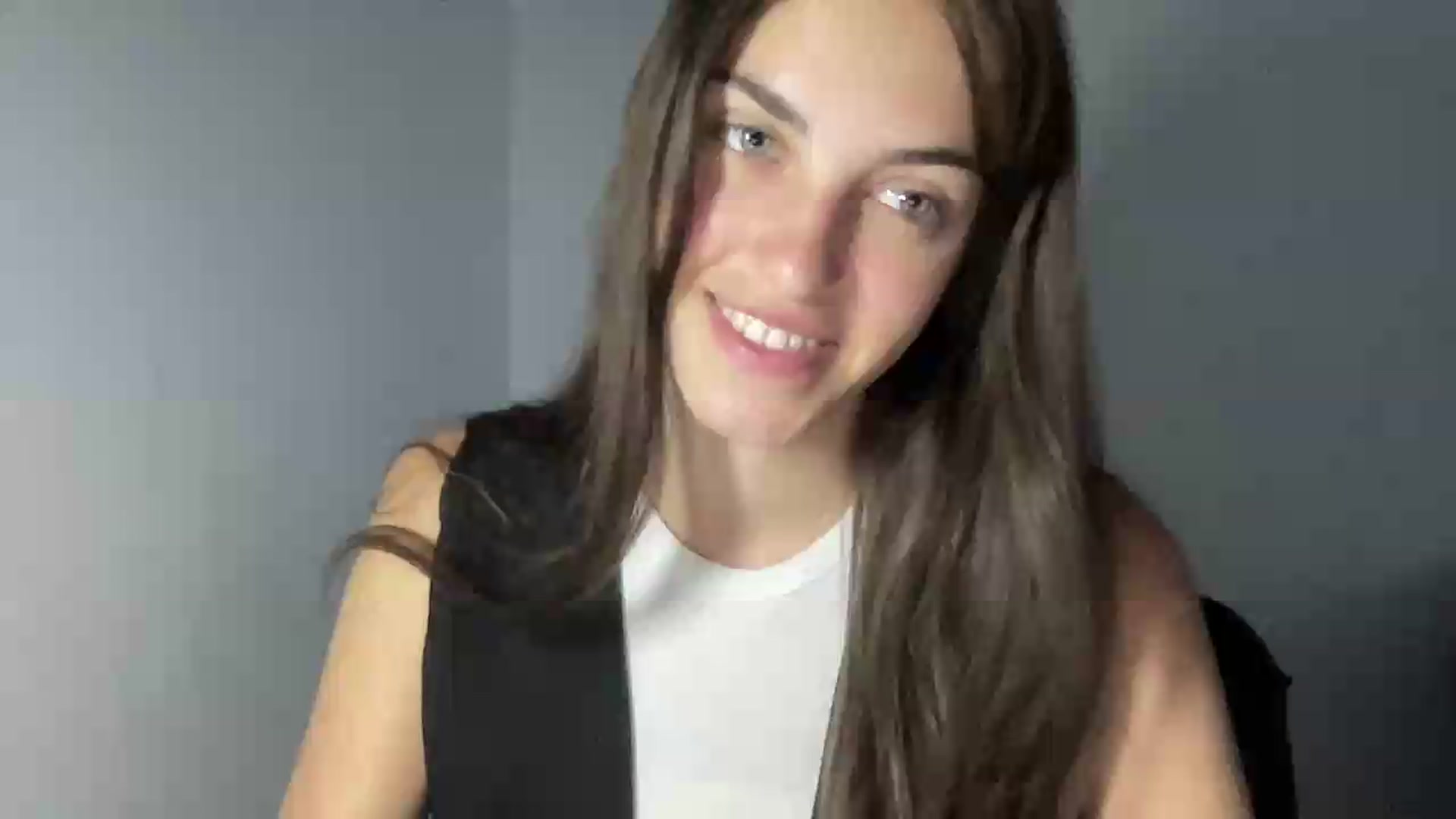 Gallery image thumbnail from Dashamoxy's myfreecams stream on, 06/14/2026, 17:59 image 5 of 20