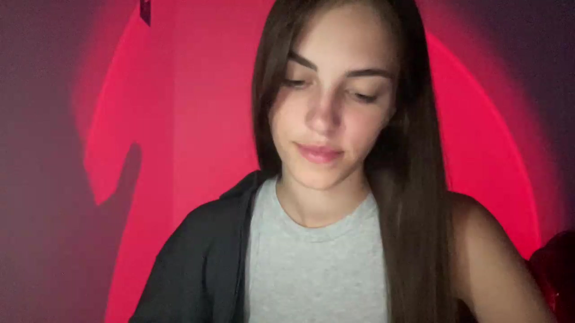 Gallery image thumbnail from Dashamoxy's myfreecams stream on, 06/15/2026, 18:14 image 5 of 20