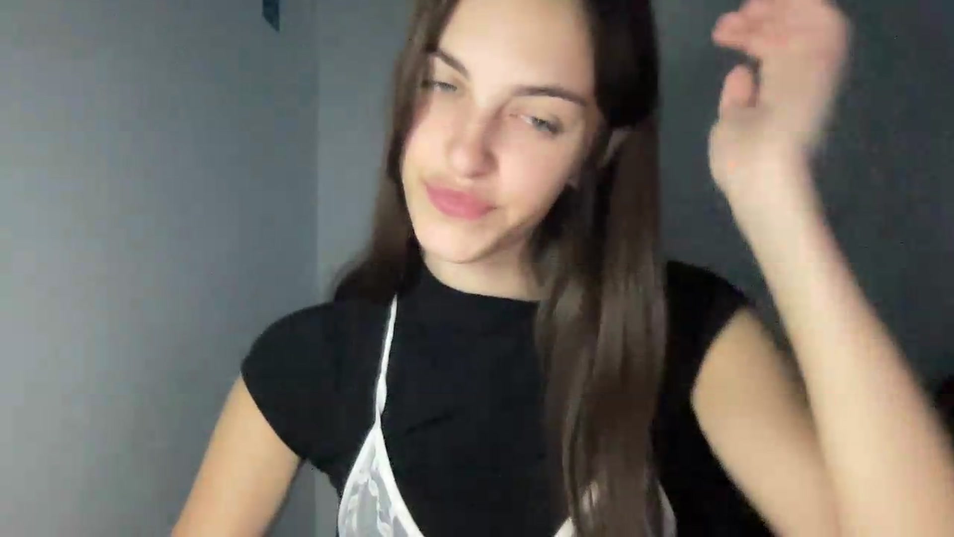 Gallery image thumbnail from Dashamoxy's myfreecams stream on, 06/16/2026, 17:09 image 20 of 20