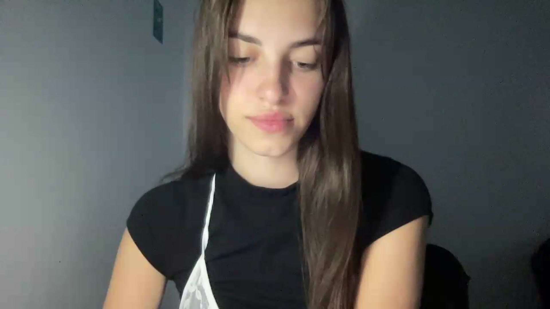 Gallery image thumbnail from Dashamoxy's myfreecams stream on, 06/16/2026, 17:09 image 3 of 20