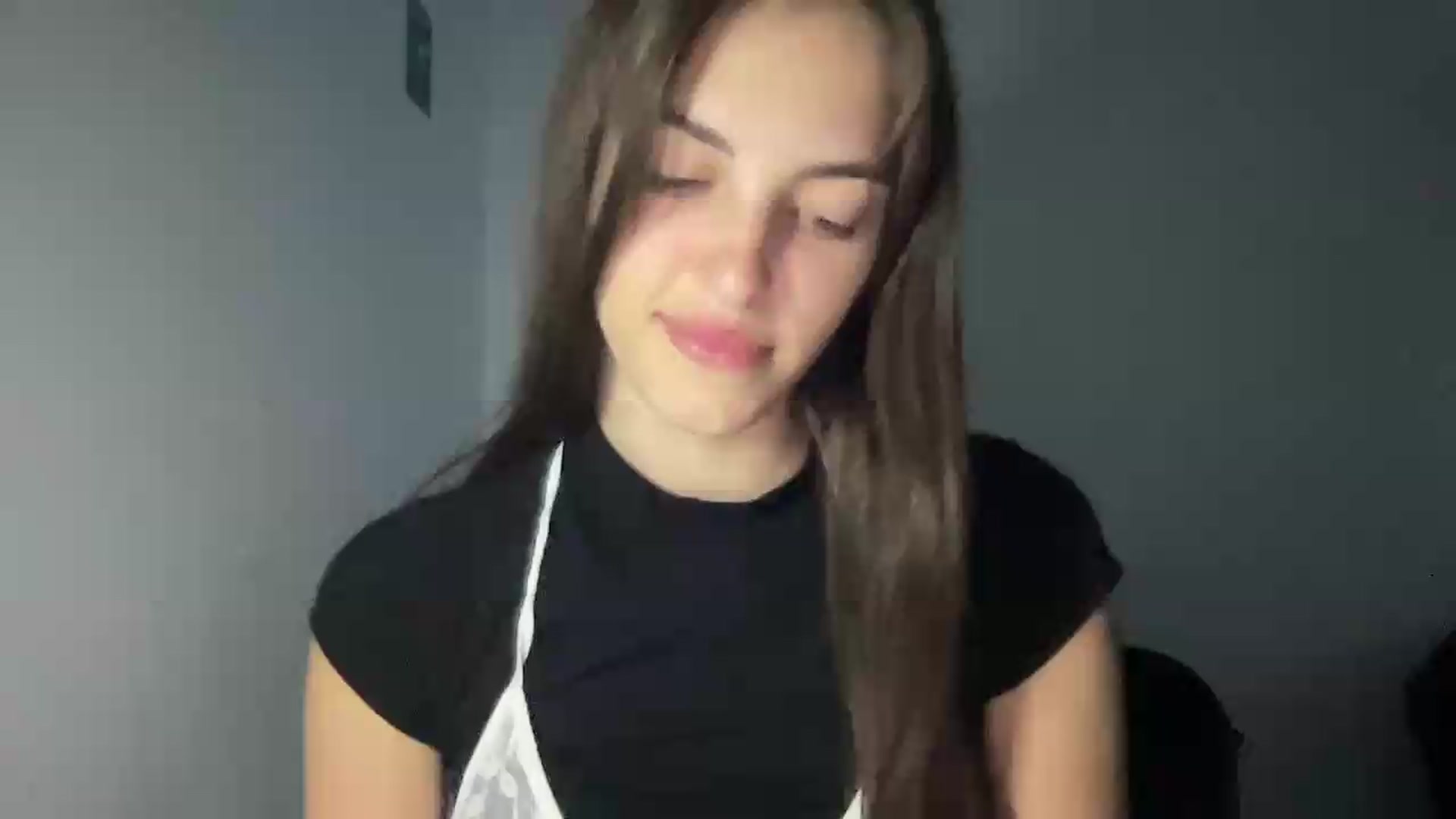 Gallery image thumbnail from Dashamoxy's myfreecams stream on, 06/16/2026, 17:09 image 2 of 20