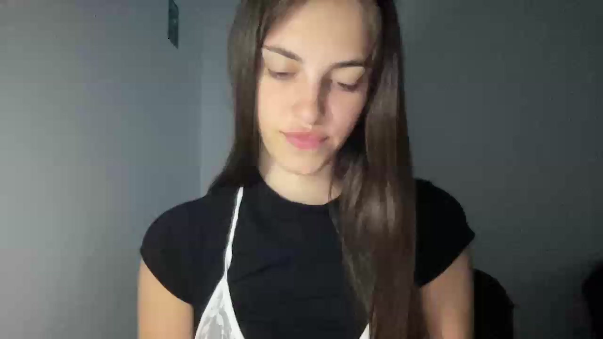 Gallery image thumbnail from Dashamoxy's myfreecams stream on, 06/16/2026, 17:09 image 1 of 20