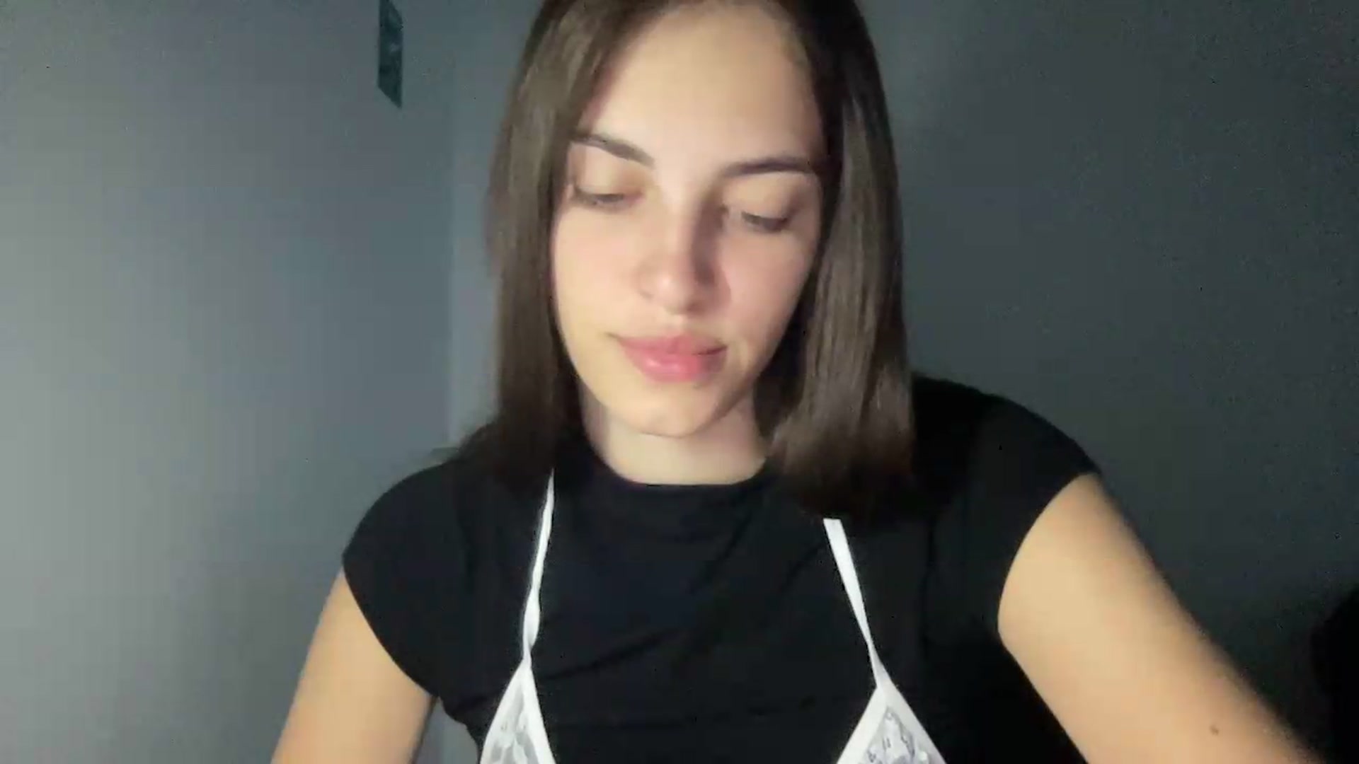 Gallery image thumbnail from Dashamoxy's myfreecams stream on, 06/16/2026, 17:09 image 11 of 20