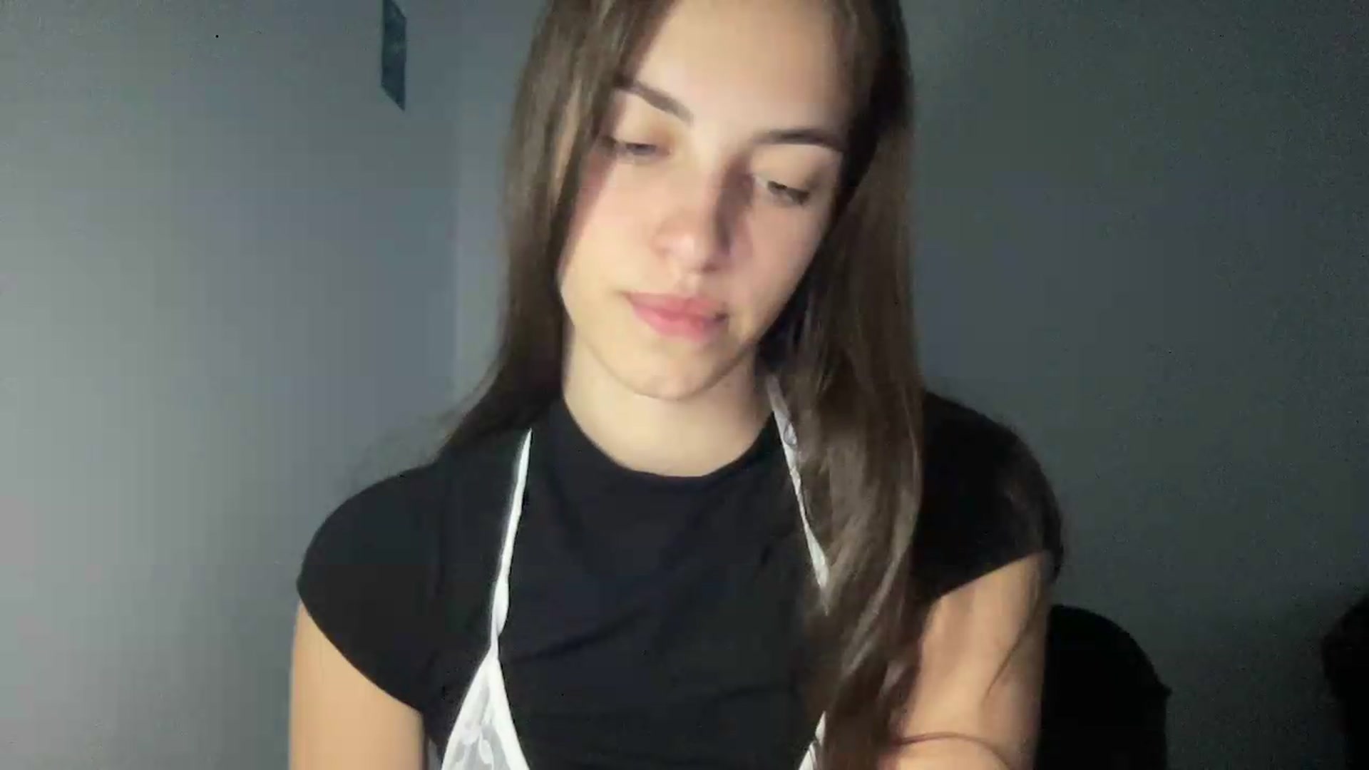 Gallery image thumbnail from Dashamoxy's myfreecams stream on, 06/16/2026, 17:09 image 7 of 20