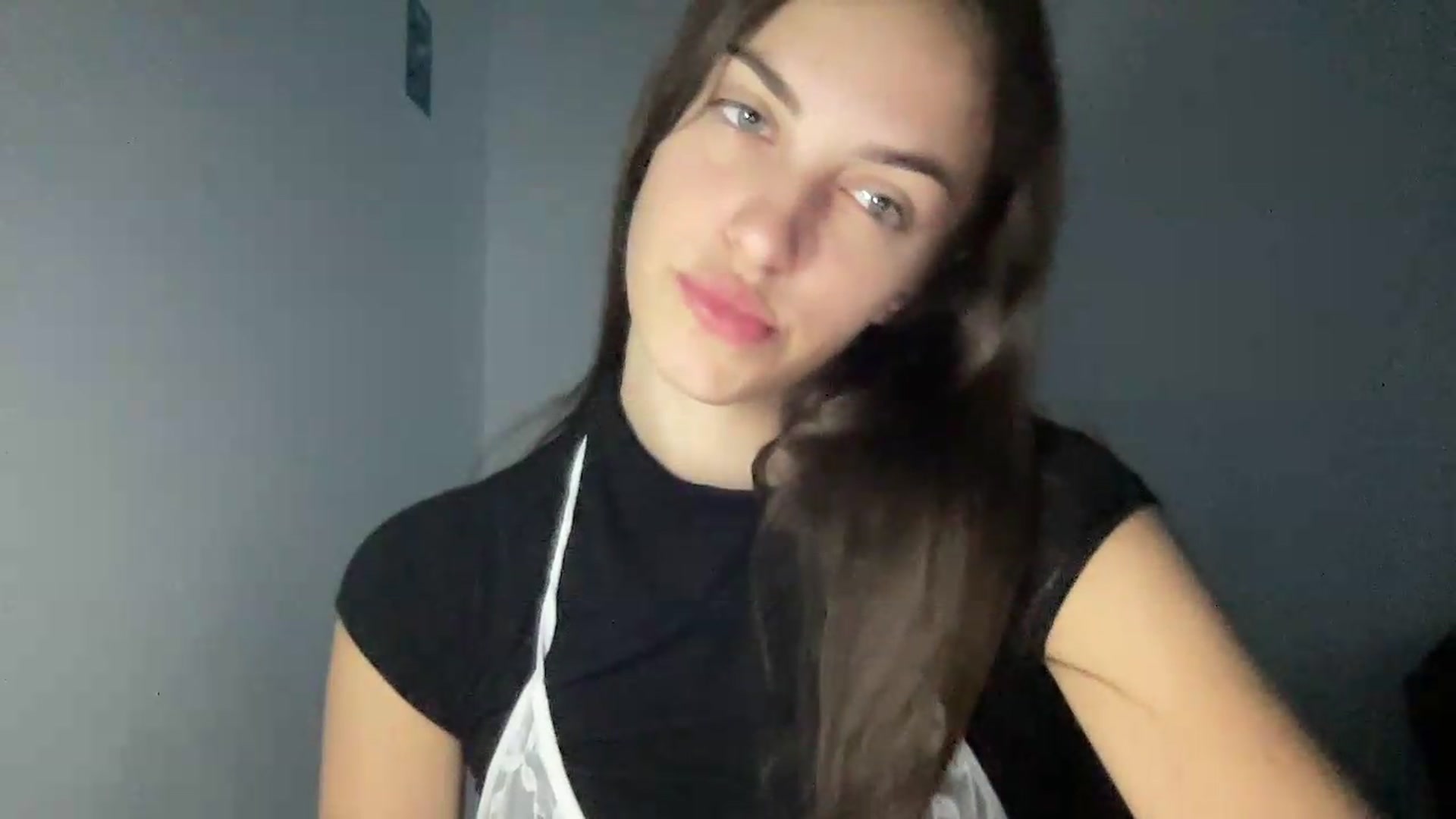 Gallery image thumbnail from Dashamoxy's myfreecams stream on, 06/16/2026, 17:09 image 8 of 20