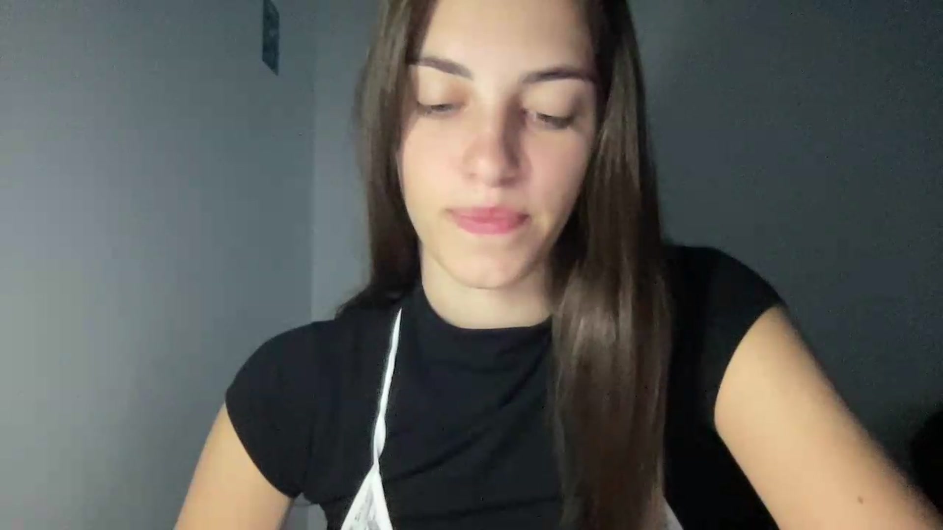 Gallery image thumbnail from Dashamoxy's myfreecams stream on, 06/16/2026, 17:09 image 15 of 20