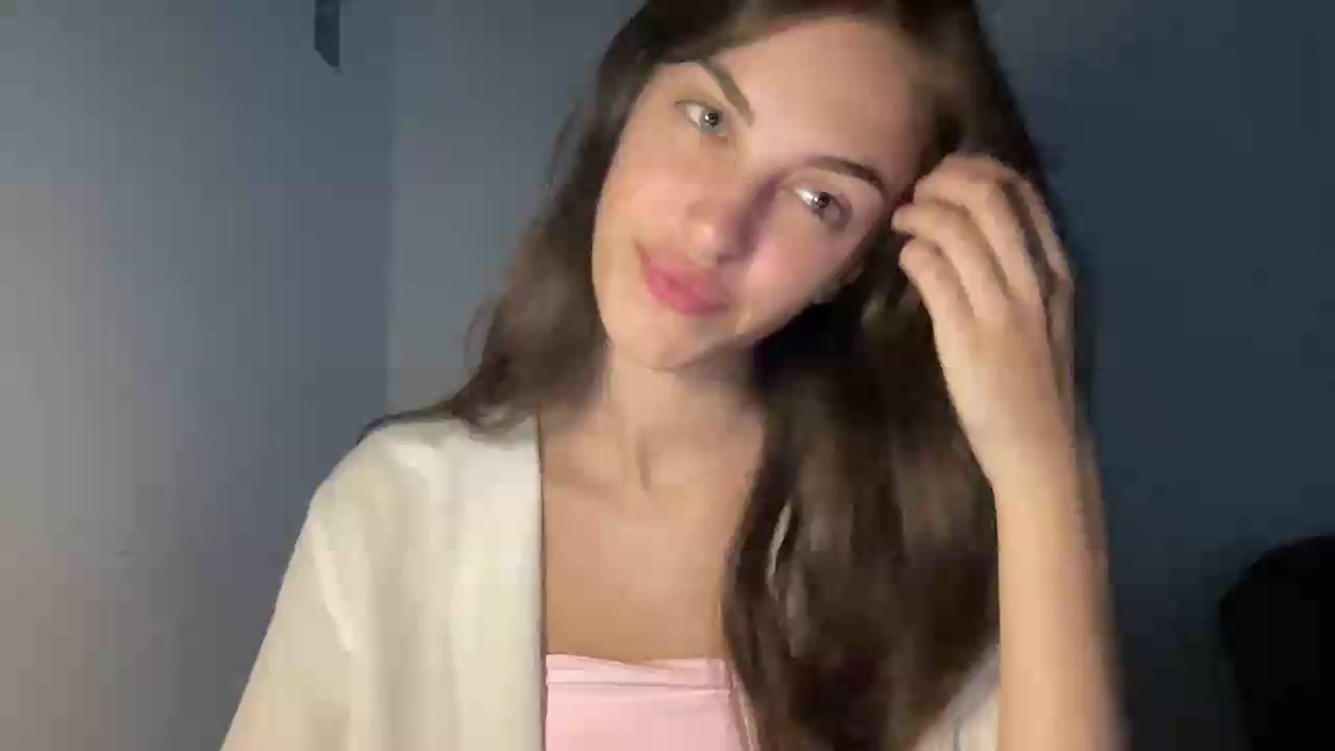 Gallery image thumbnail from Dashamoxy's myfreecams stream on, 06/19/2026, 17:53 image 5 of 20