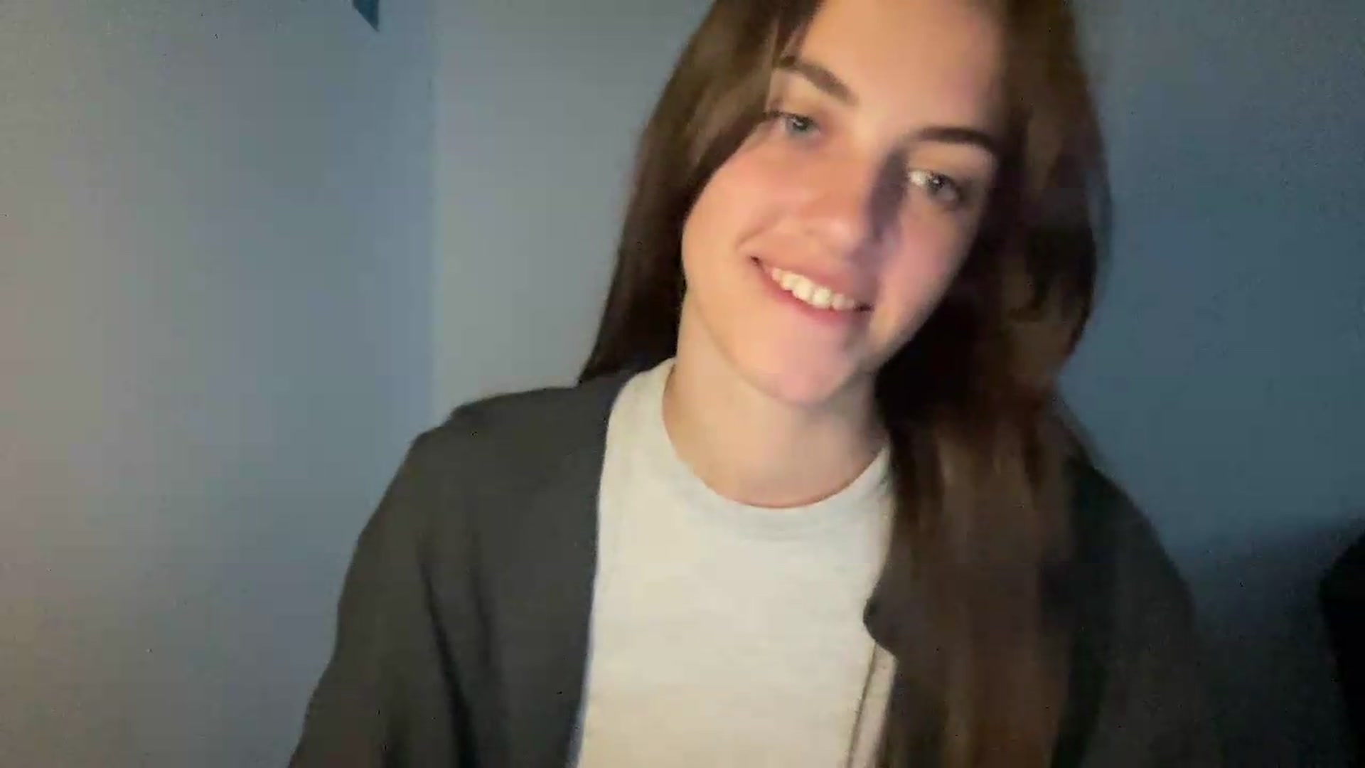 Gallery image thumbnail from Dashamoxy's myfreecams stream on, 06/23/2026, 17:19 image 13 of 20