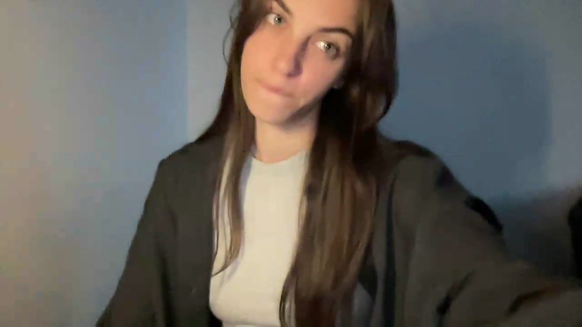 Gallery image thumbnail from Dashamoxy's myfreecams stream on, 06/23/2026, 17:19 image 11 of 20