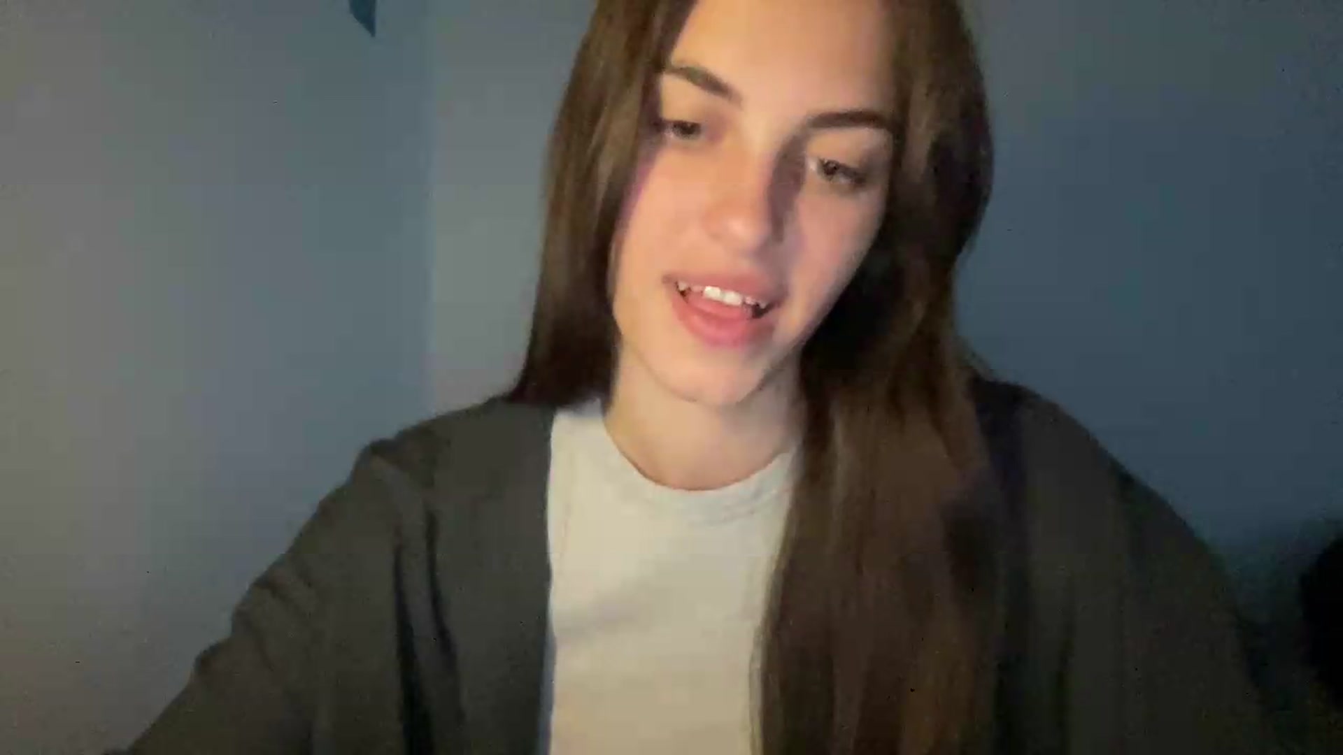 Gallery image thumbnail from Dashamoxy's myfreecams stream on, 06/23/2026, 17:19 image 15 of 20