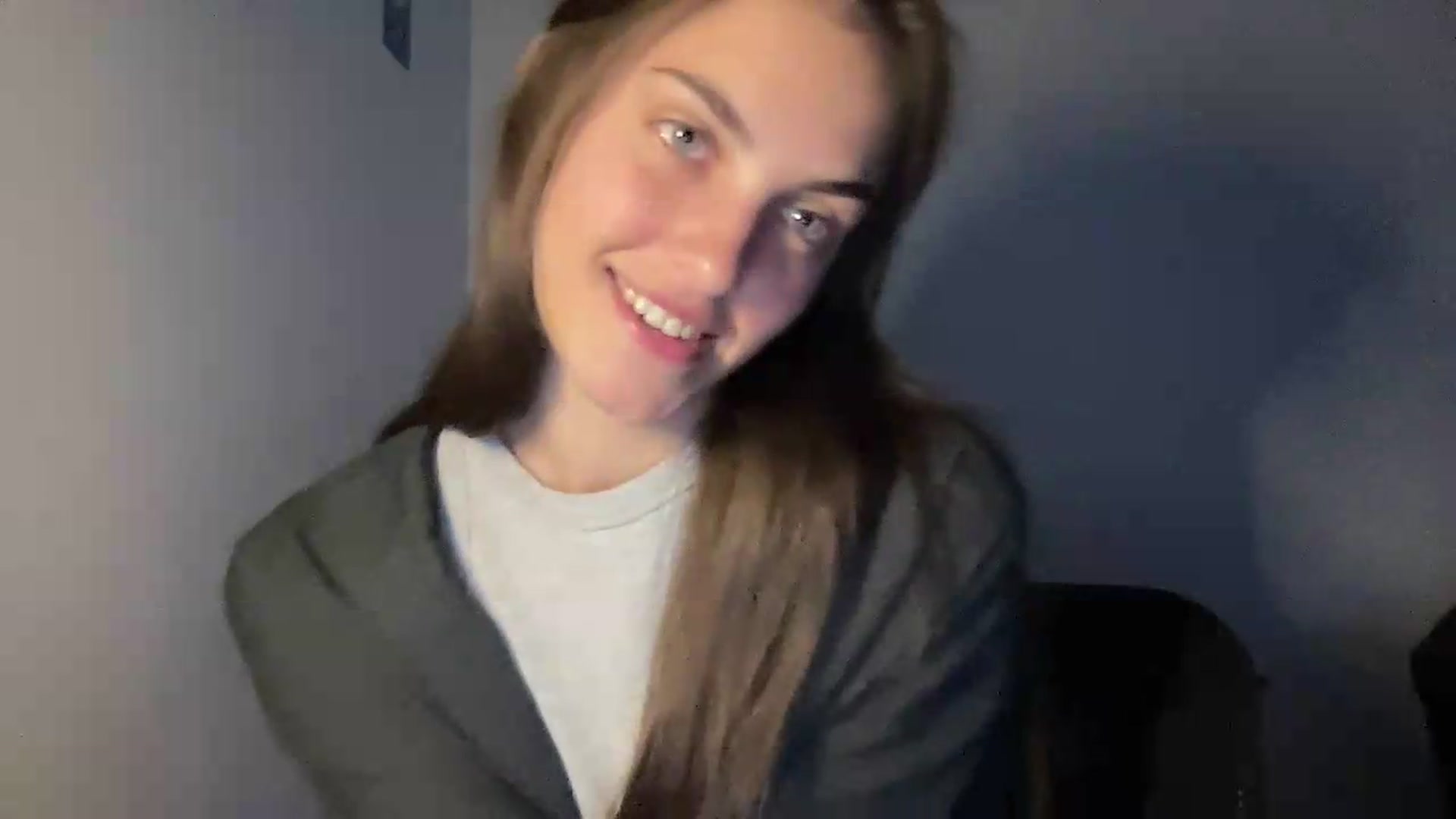 Gallery image thumbnail from Dashamoxy's myfreecams stream on, 06/23/2026, 17:39 image 14 of 20