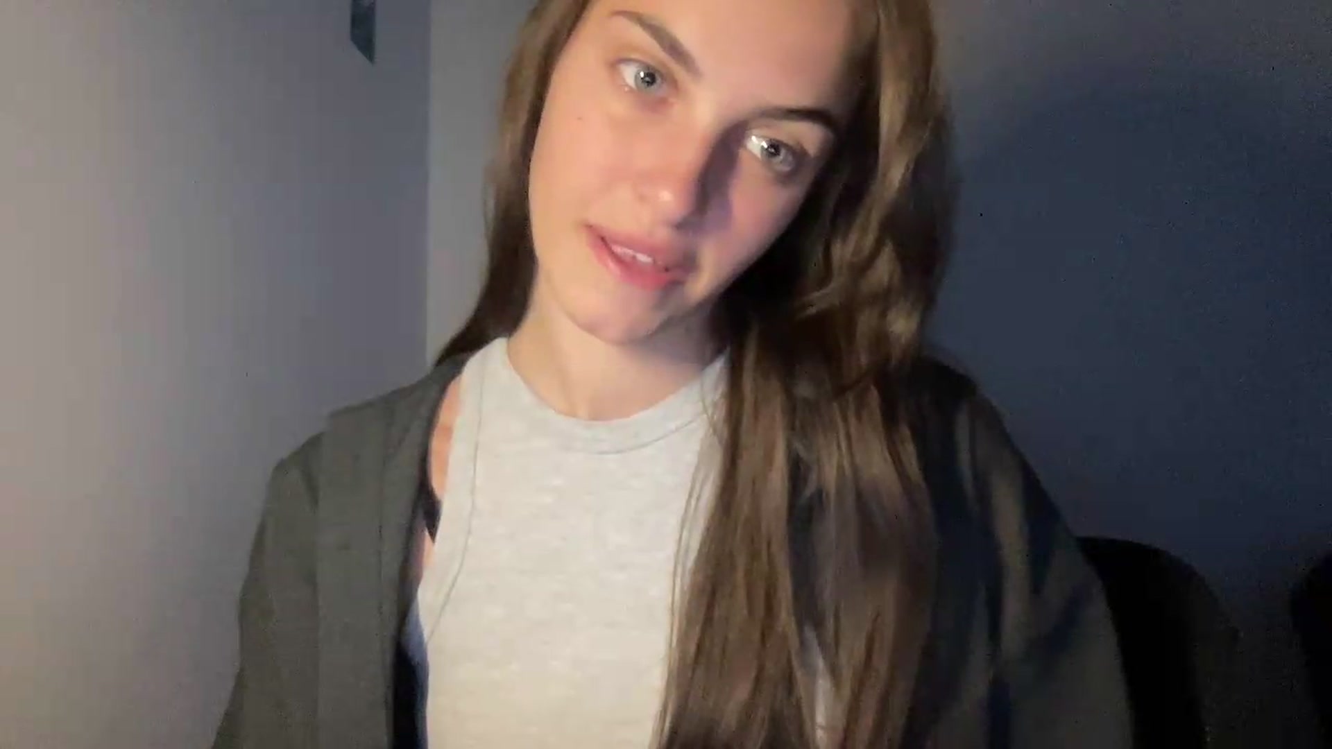Gallery image thumbnail from Dashamoxy's myfreecams stream on, 06/23/2026, 17:39 image 7 of 20