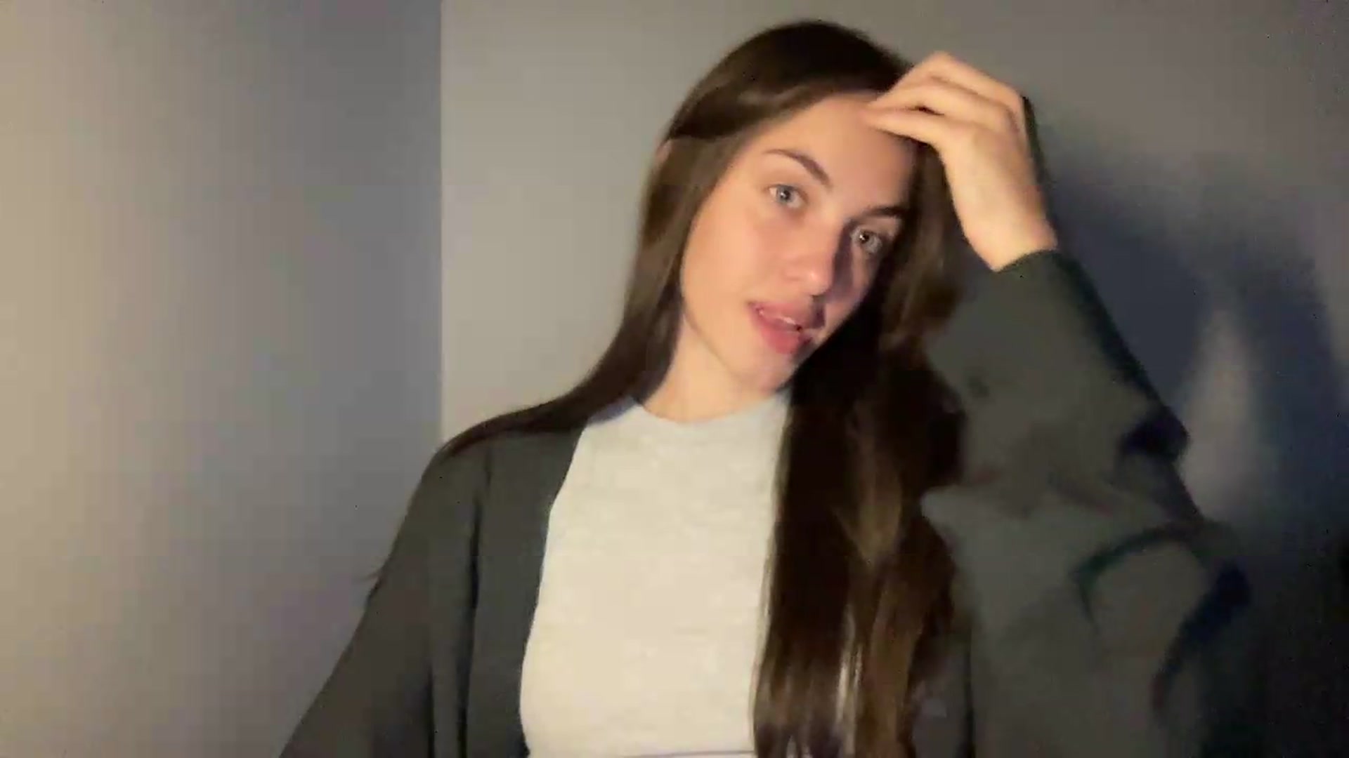 Gallery image thumbnail from Dashamoxy's myfreecams stream on, 06/23/2026, 17:39 image 19 of 20