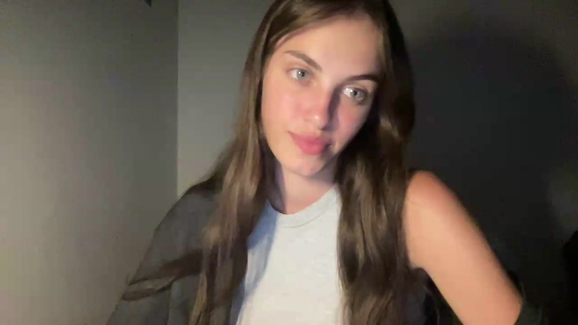 Gallery image thumbnail from Dashamoxy's myfreecams stream on, 06/27/2026, 22:14 image 2 of 20