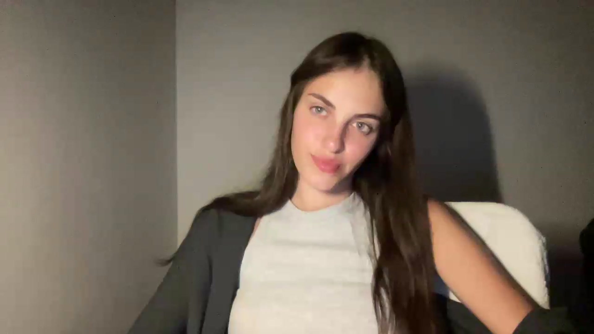 Gallery image thumbnail from Dashamoxy's myfreecams stream on, 06/27/2026, 22:14 image 15 of 20