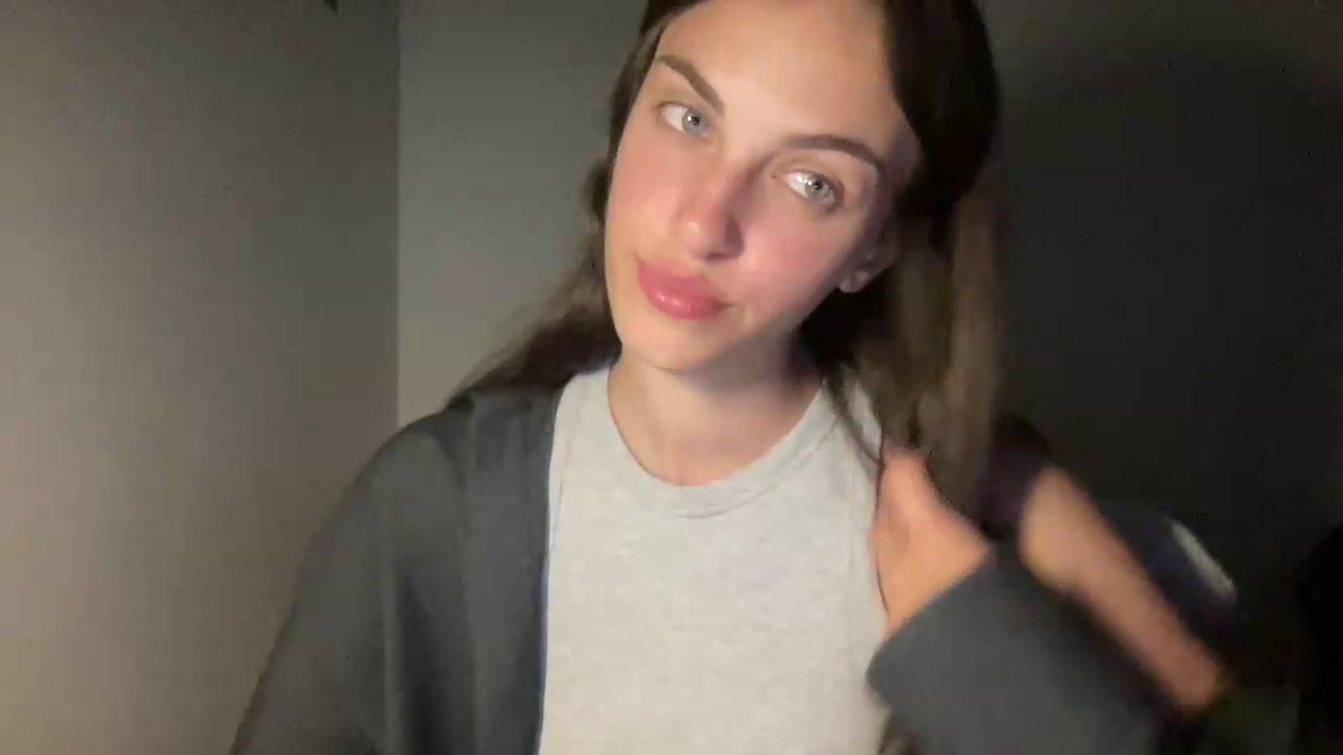 Gallery image thumbnail from Dashamoxy's myfreecams stream on, 06/27/2026, 22:14 image 14 of 20
