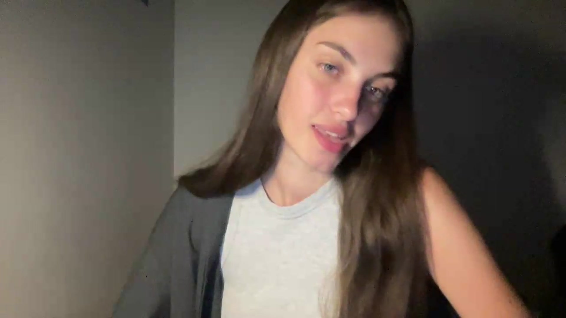 Gallery image thumbnail from Dashamoxy's myfreecams stream on, 06/27/2026, 22:14 image 4 of 20