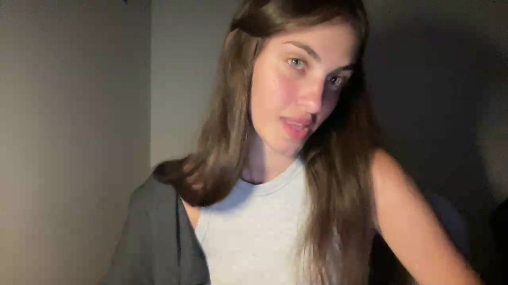 Gallery image thumbnail from Dashamoxy's myfreecams stream on, 06/27/2026, 22:14 image 13 of 20