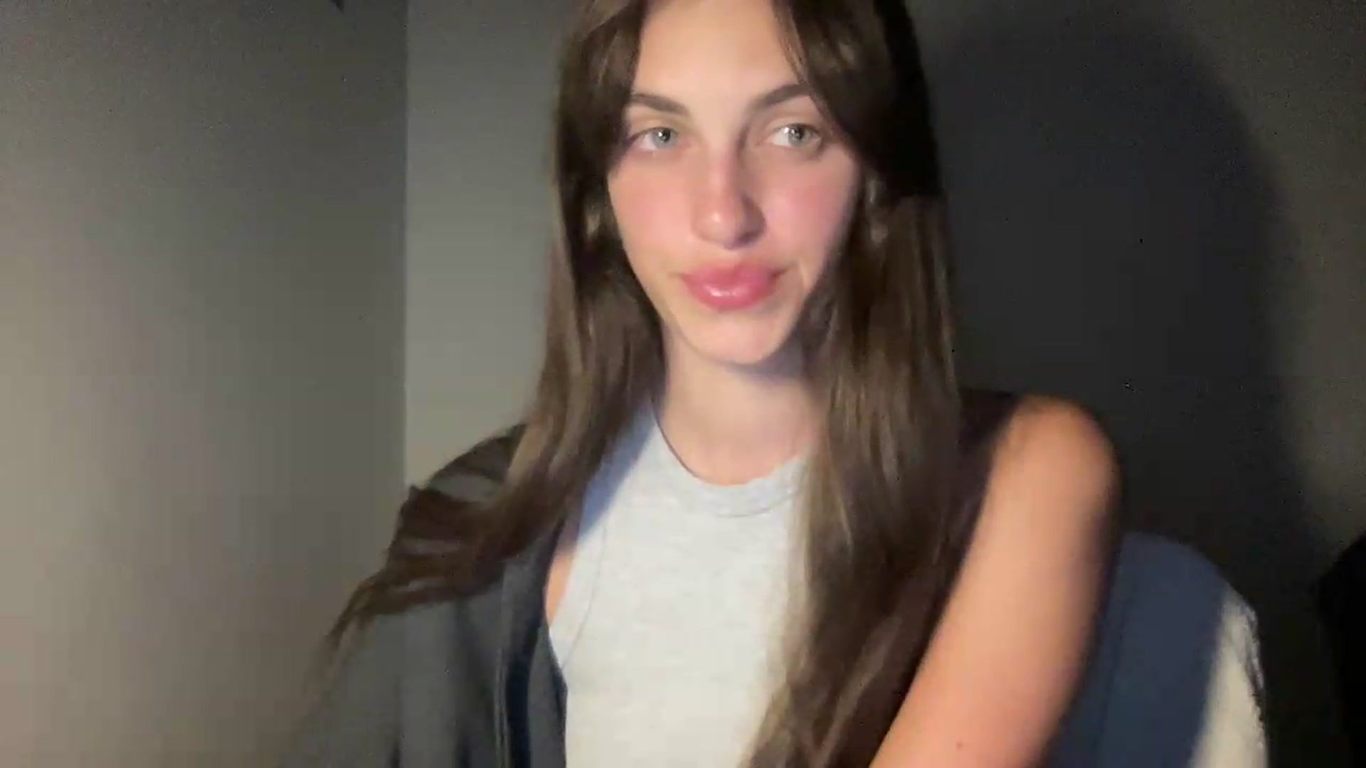 Gallery image thumbnail from Dashamoxy's myfreecams stream on, 06/27/2026, 22:14 image 8 of 20