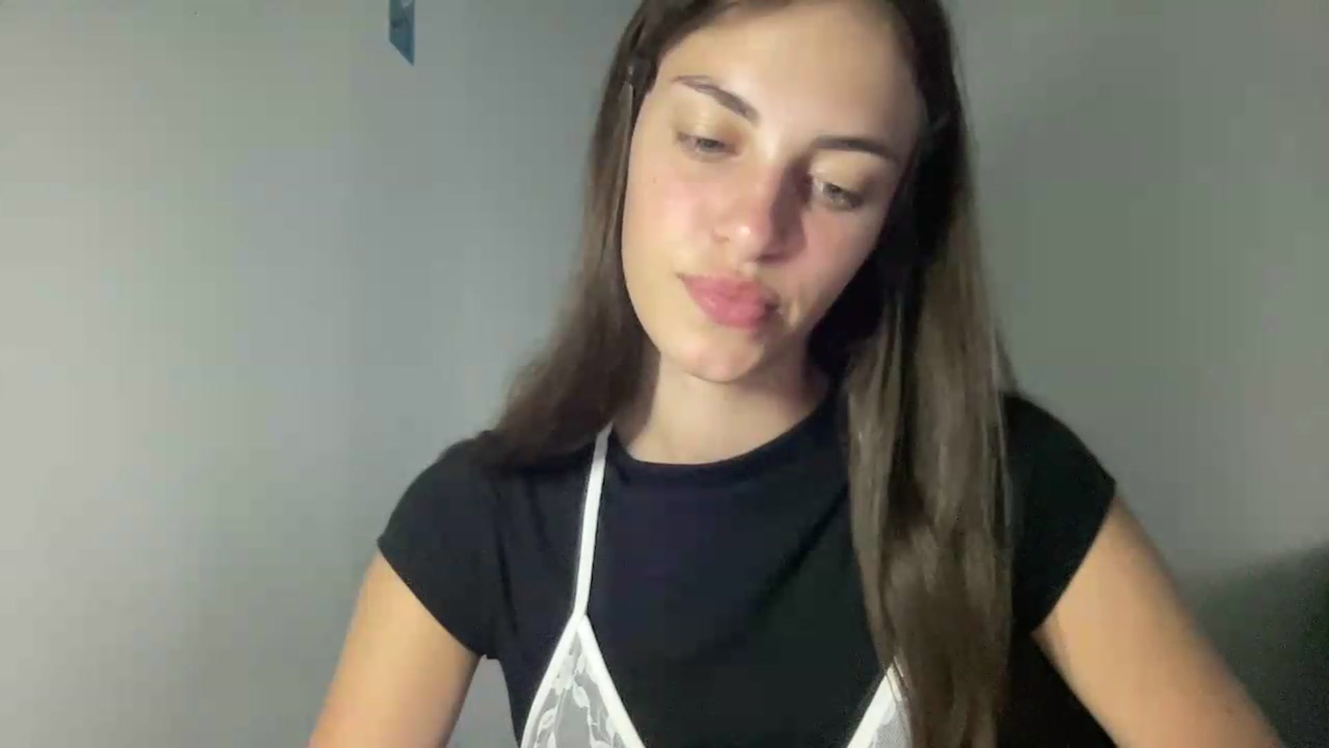 Gallery image thumbnail from Dashamoxy's myfreecams stream on, 06/28/2026, 17:15 image 4 of 20