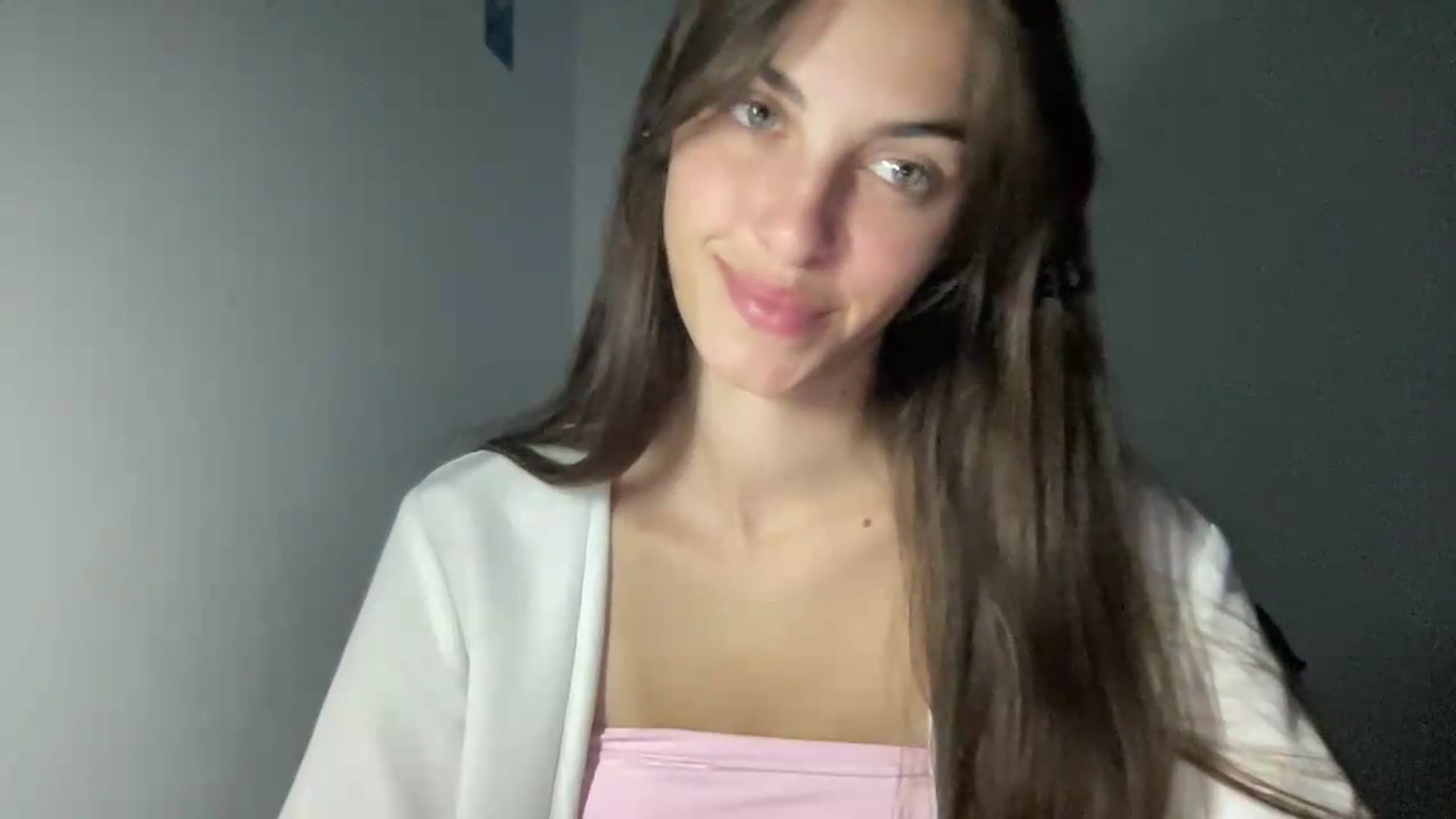 Gallery image thumbnail from Dashamoxy's myfreecams stream on, 06/30/2026, 17:14 image 10 of 20