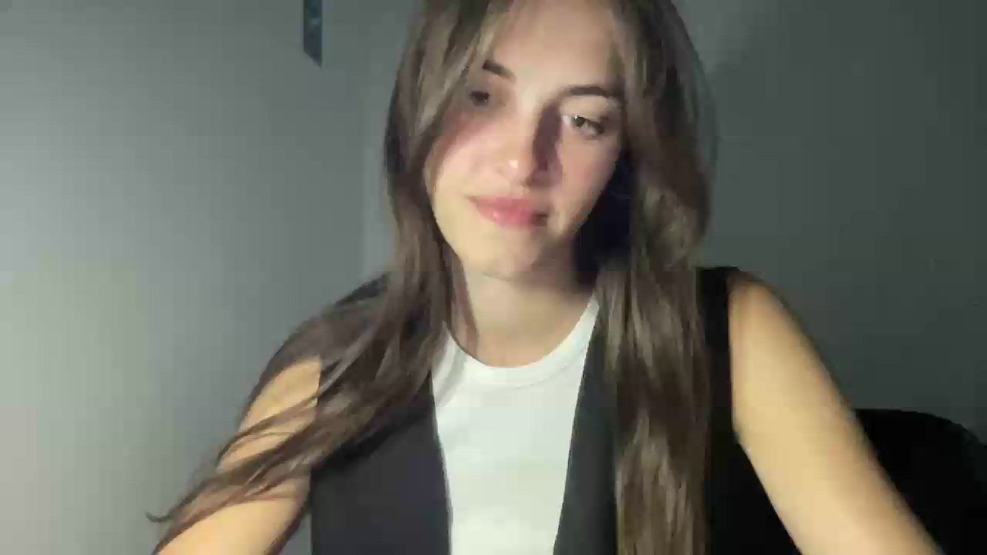 Gallery image thumbnail from Dashamoxy's myfreecams stream on, 07/04/2026, 17:17 image 1 of 20