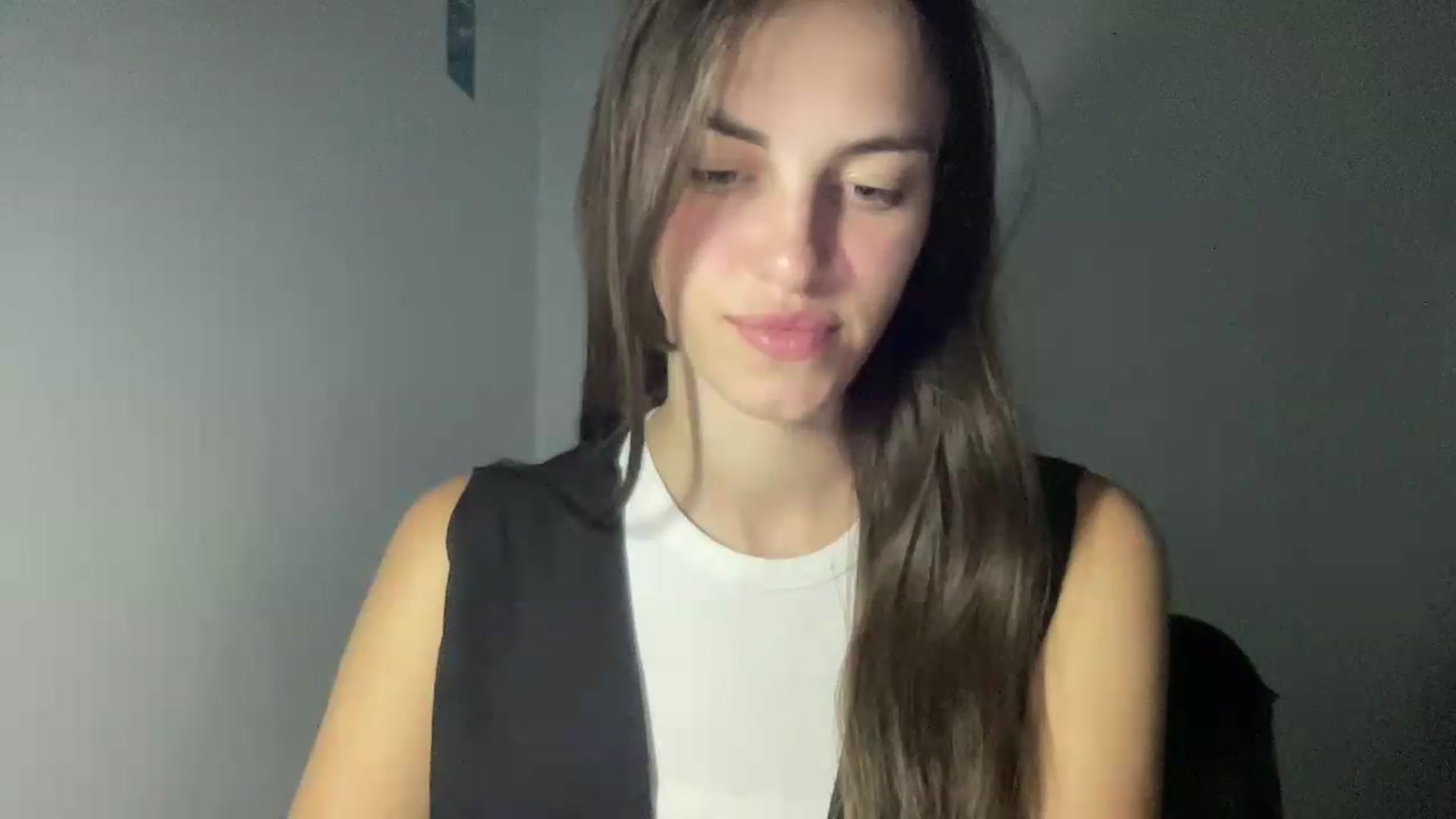 Gallery image thumbnail from Dashamoxy's myfreecams stream on, 07/04/2026, 17:17 image 6 of 20