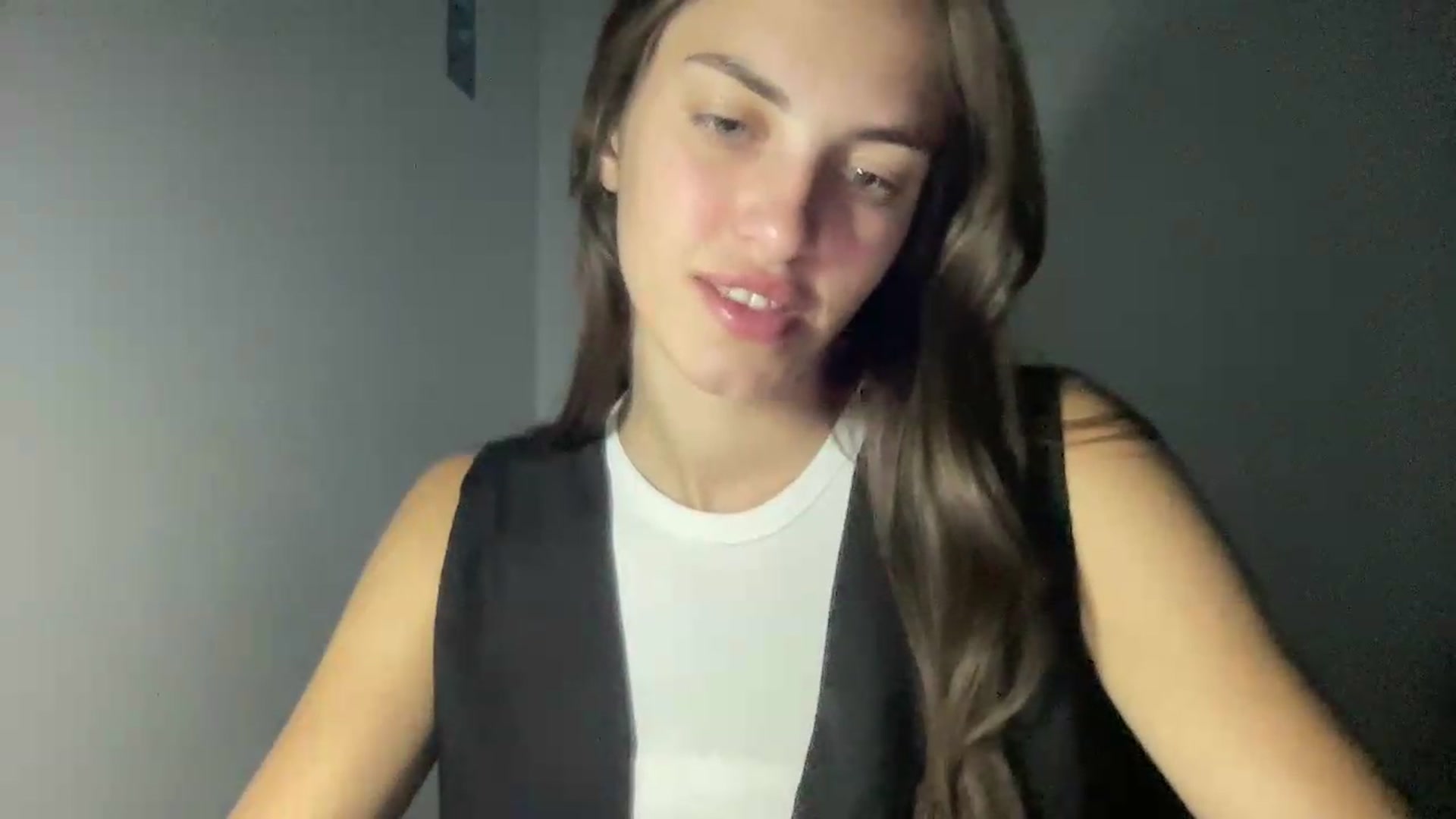 Gallery image thumbnail from Dashamoxy's myfreecams stream on, 07/04/2026, 17:17 image 15 of 20