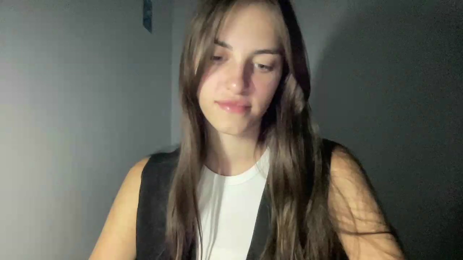 Gallery image thumbnail from Dashamoxy's myfreecams stream on, 07/04/2026, 17:17 image 19 of 20