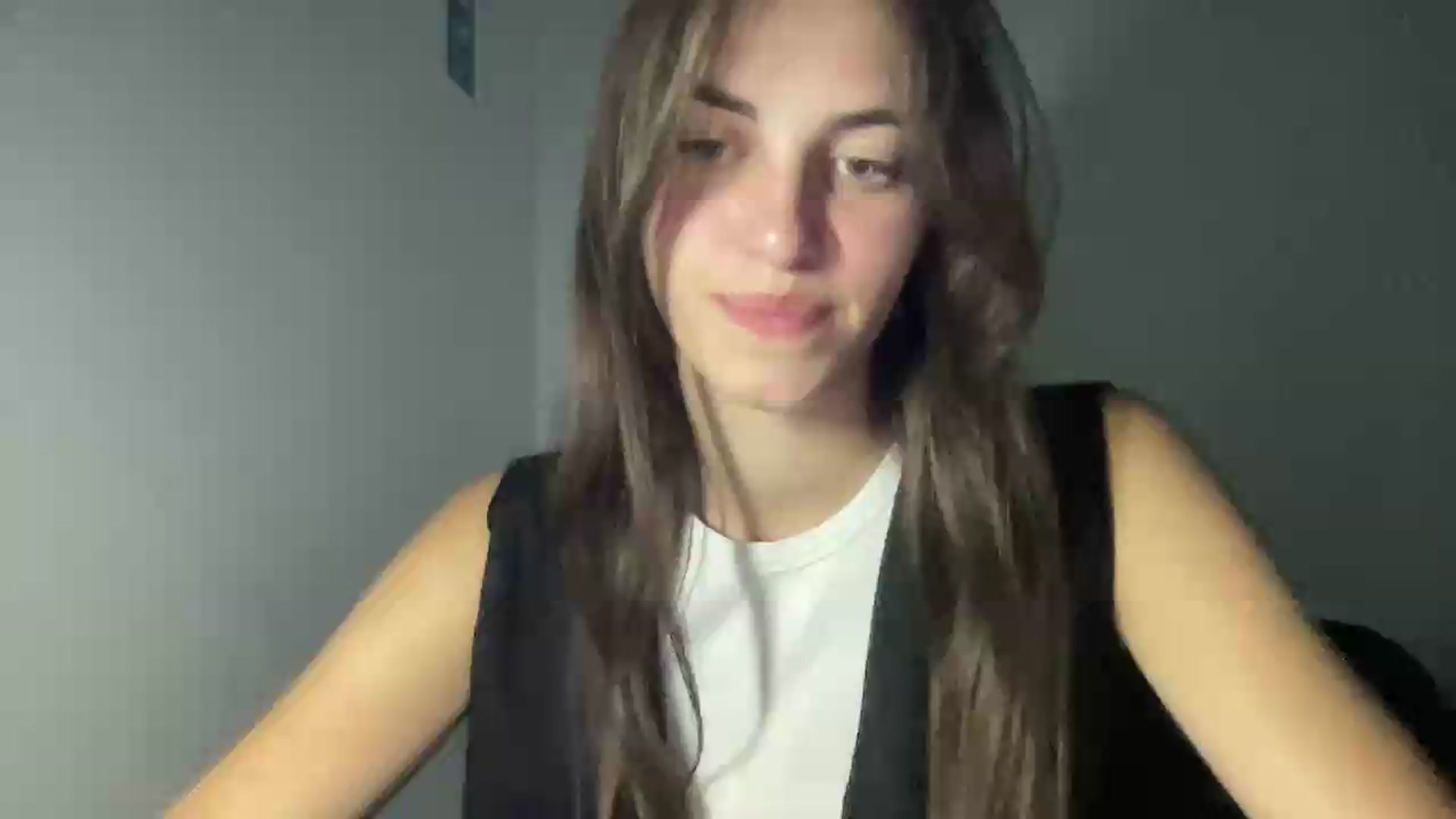 Gallery image thumbnail from Dashamoxy's myfreecams stream on, 07/04/2026, 17:17 image 3 of 20