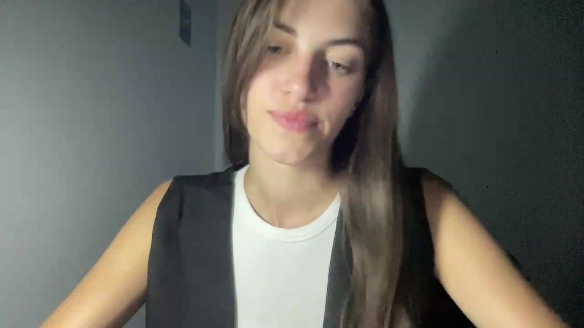 Gallery image thumbnail from Dashamoxy's myfreecams stream on, 07/04/2026, 18:25 image 2 of 20